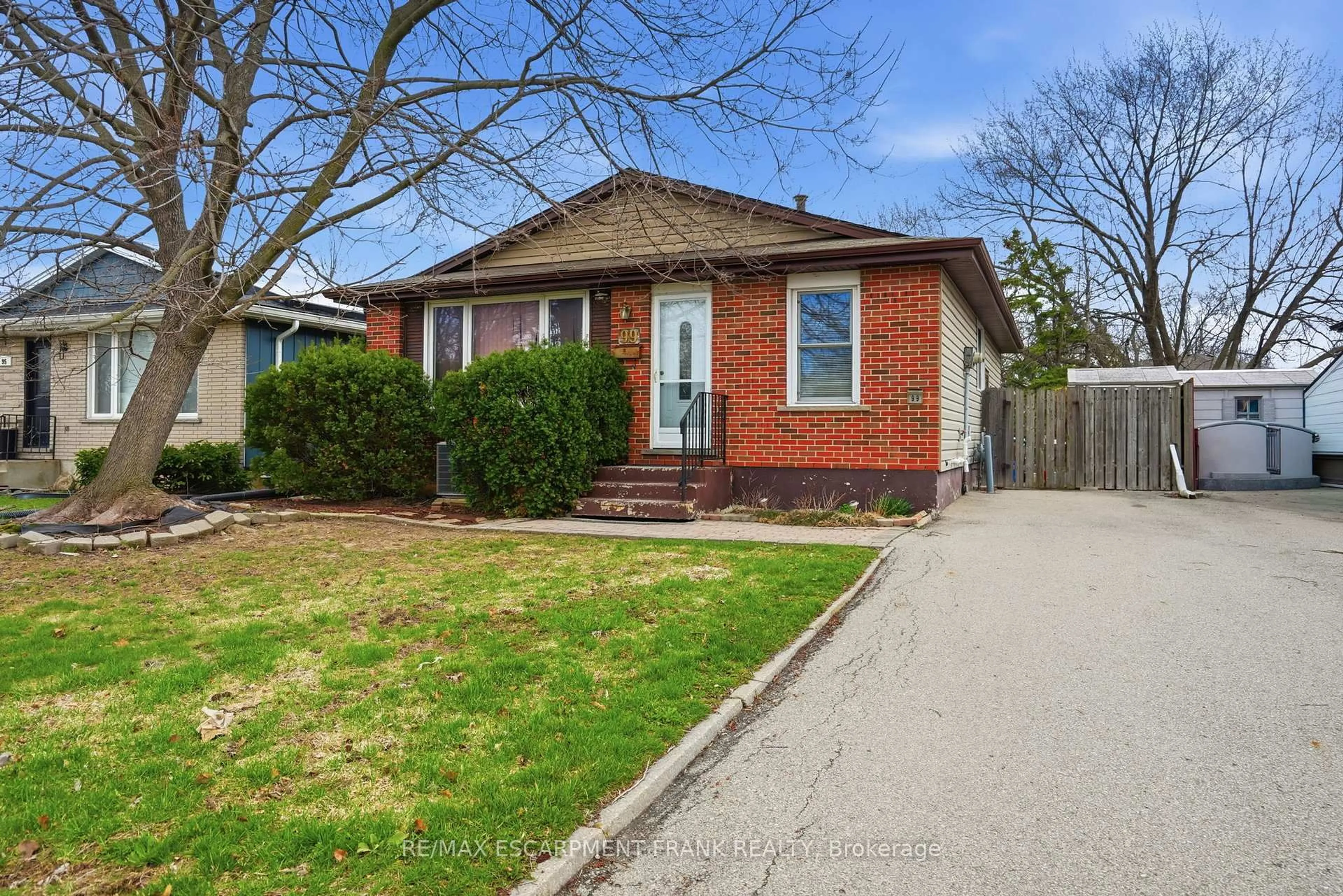Home with brick exterior material, street for 99 PALMER Rd, Hamilton Ontario L8T 3G1