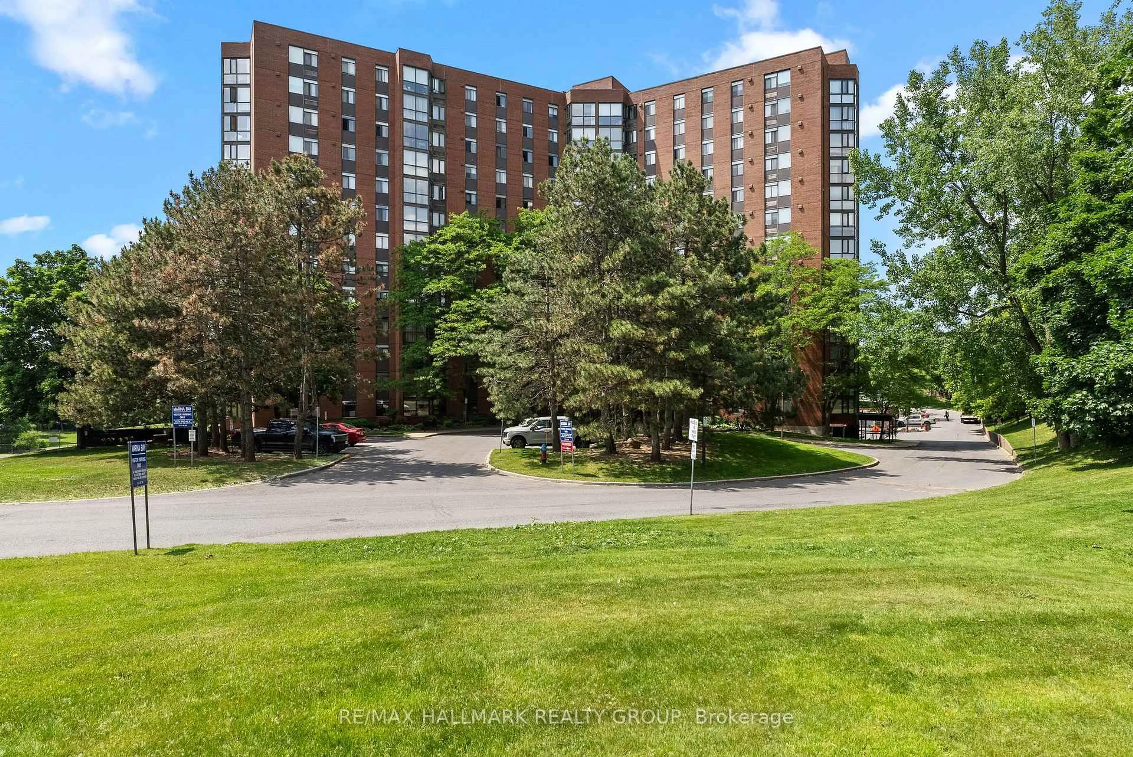 Unknown for 2871 Richmond Rd #411, Ottawa Ontario K2B 8M5