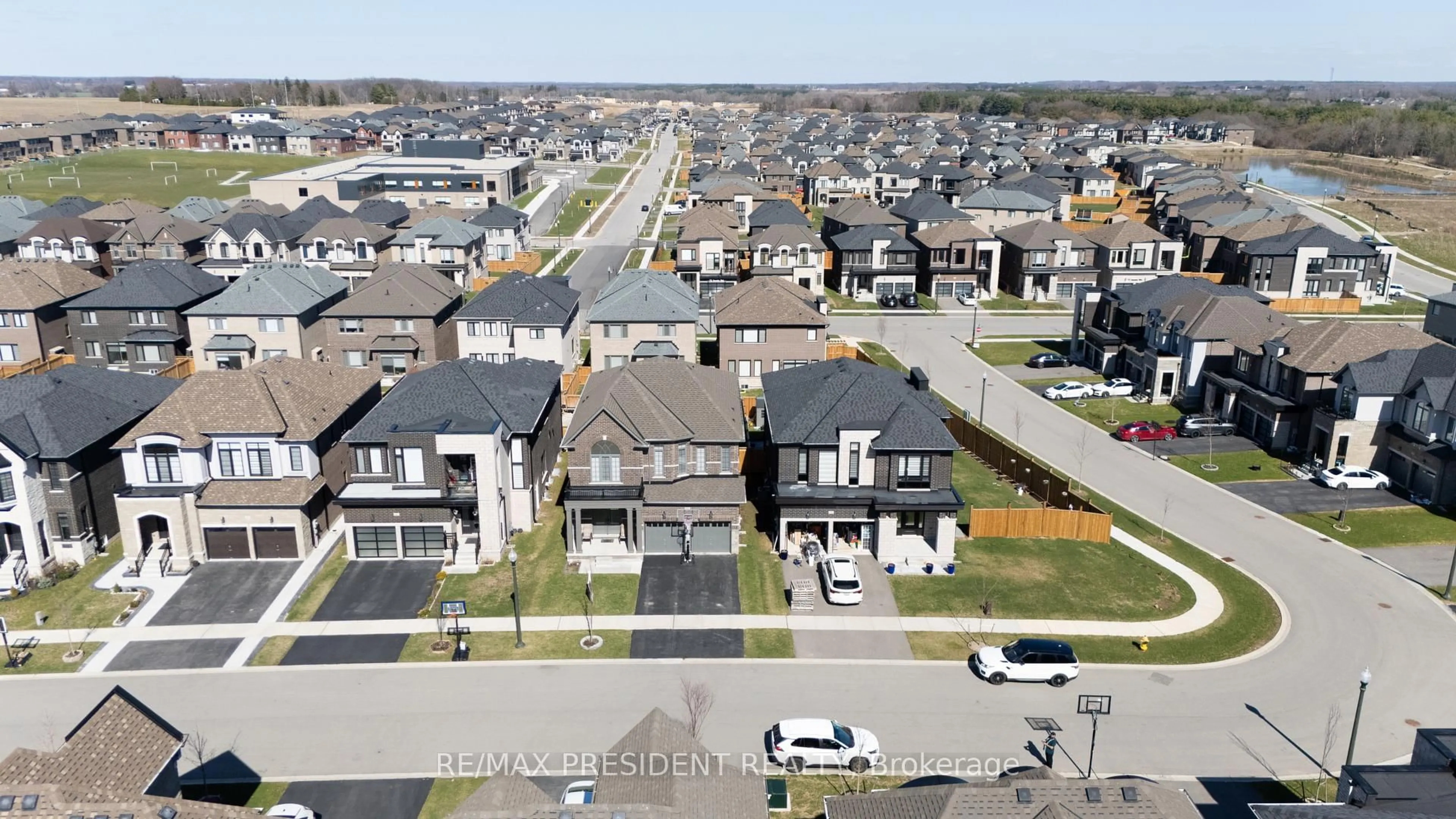 A pic from outside/outdoor area/front of a property/back of a property/a pic from drone, street for 142 Prince Charles Cres, Woodstock Ontario N4T 0N1