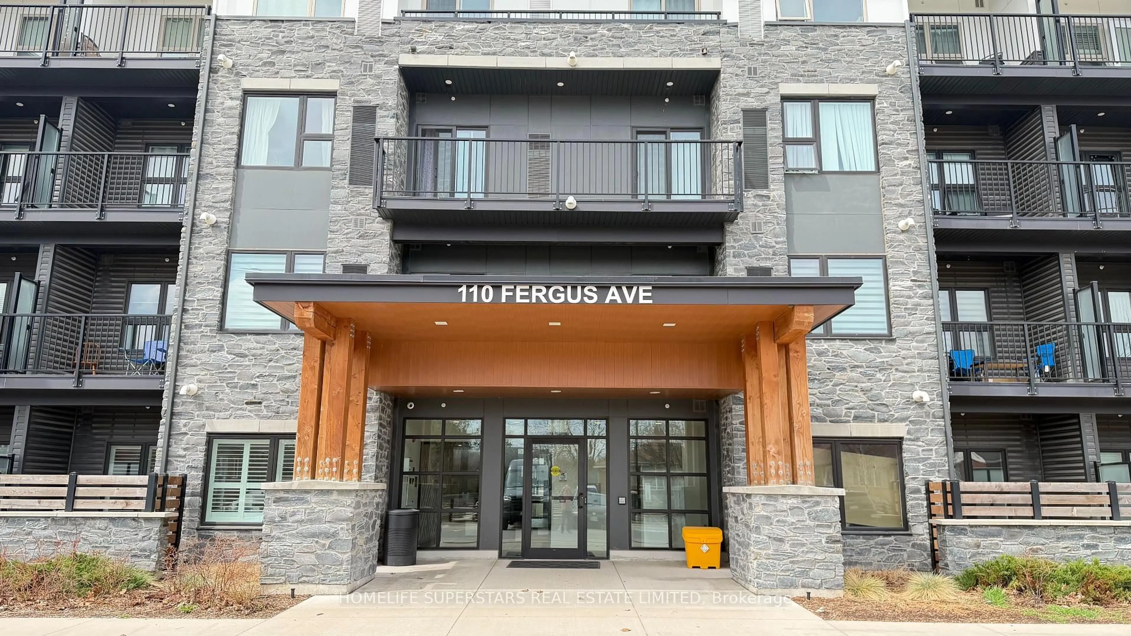 Indoor foyer for 110 FERGUS Ave #312, Kitchener Ontario N2A 0K9