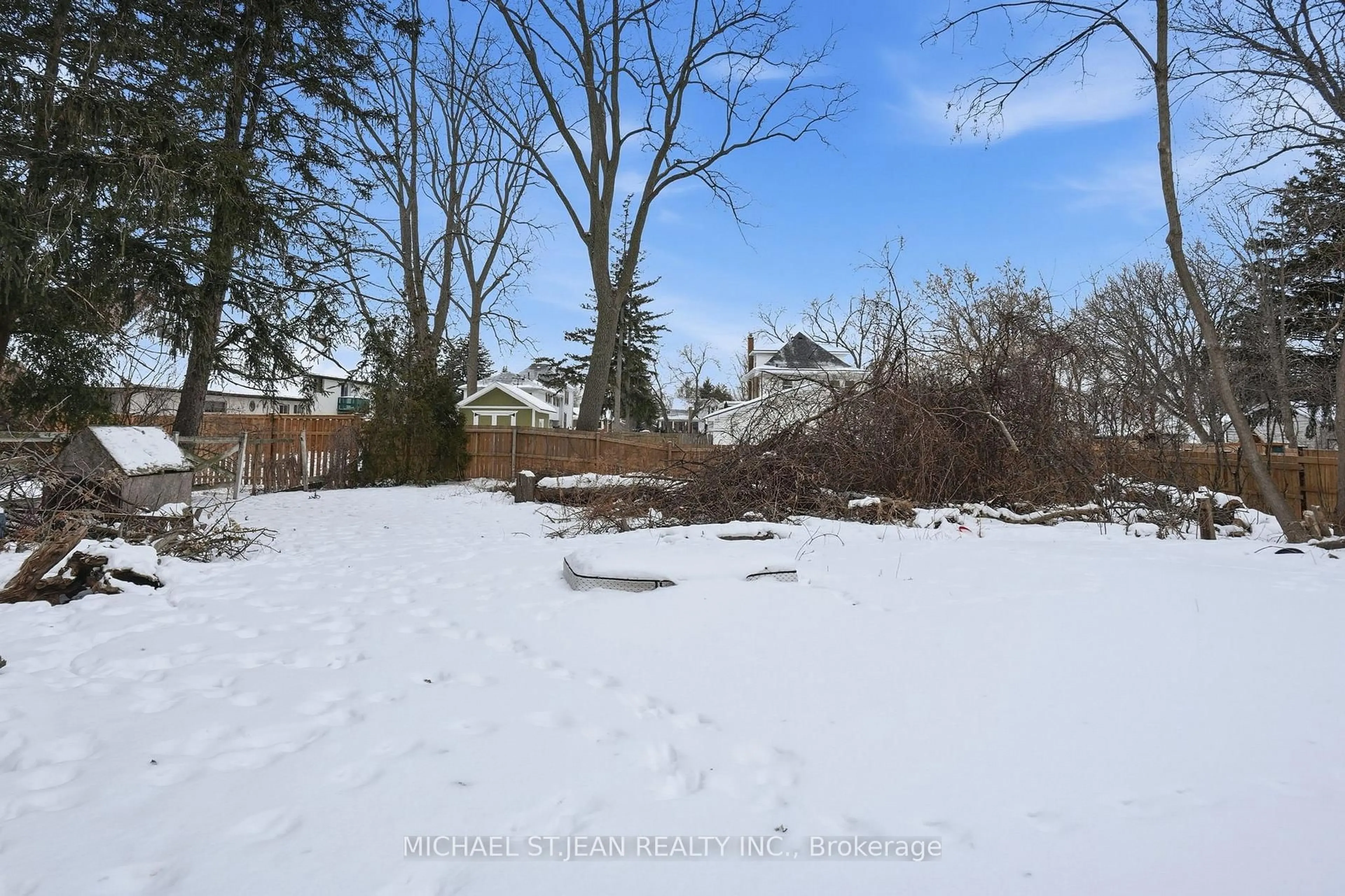 Unknown for 51 Mountain Ave, Hamilton Ontario L8G 3N6