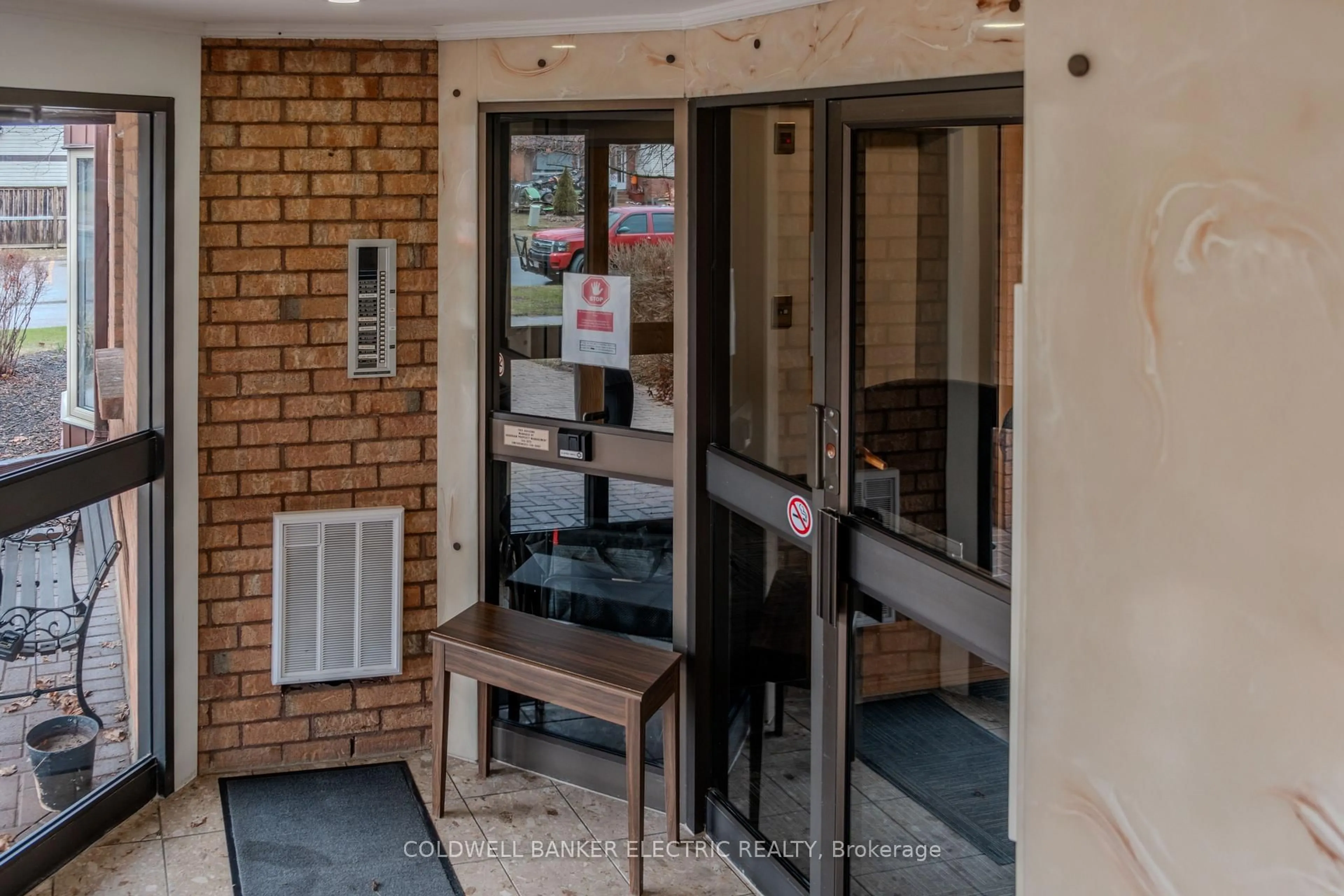 Indoor foyer for 2185 Walker Ave #105, Peterborough Ontario K9L 1T6