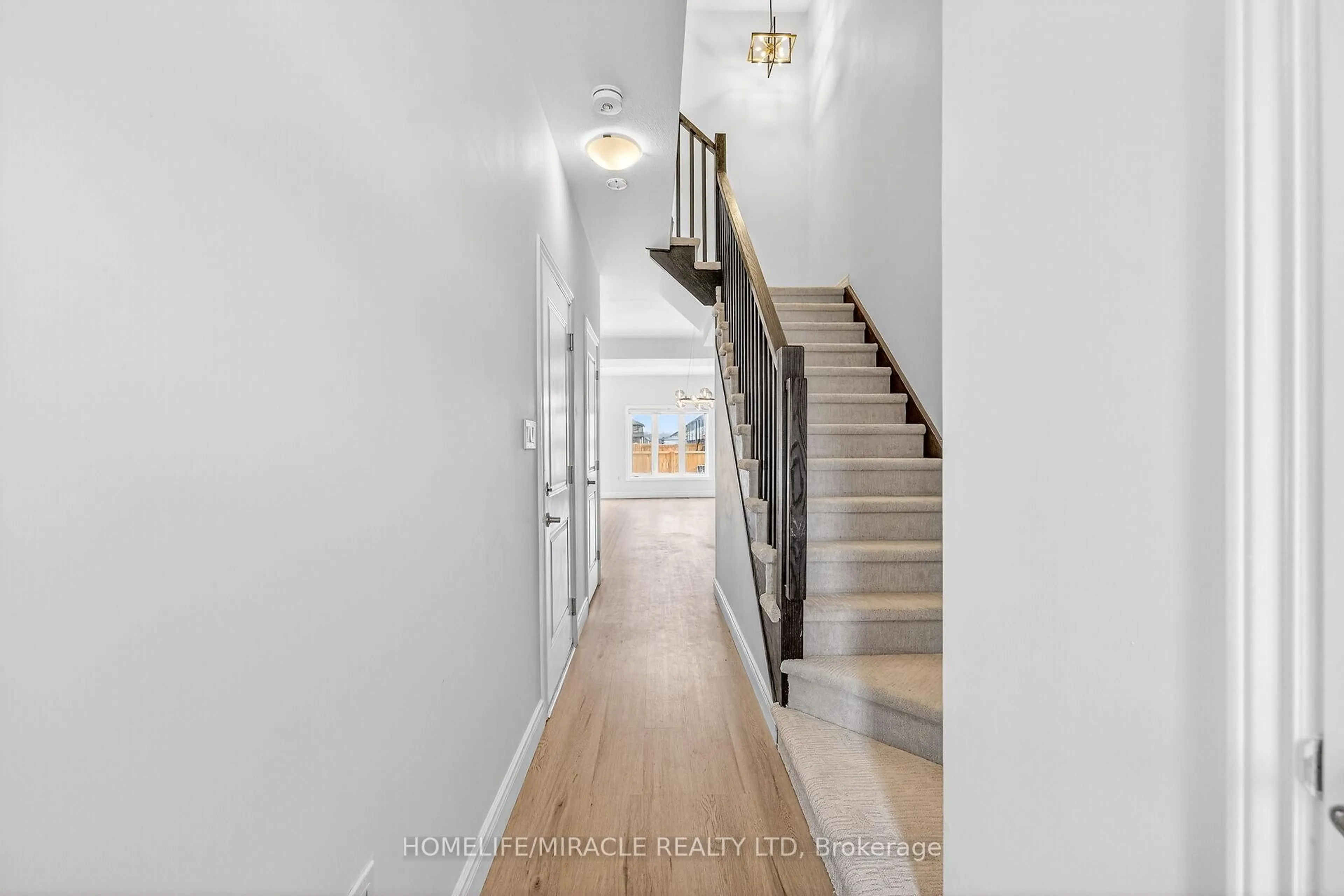 Indoor entryway for 10 June Callwood Way, Brantford Ontario N3T 0T7