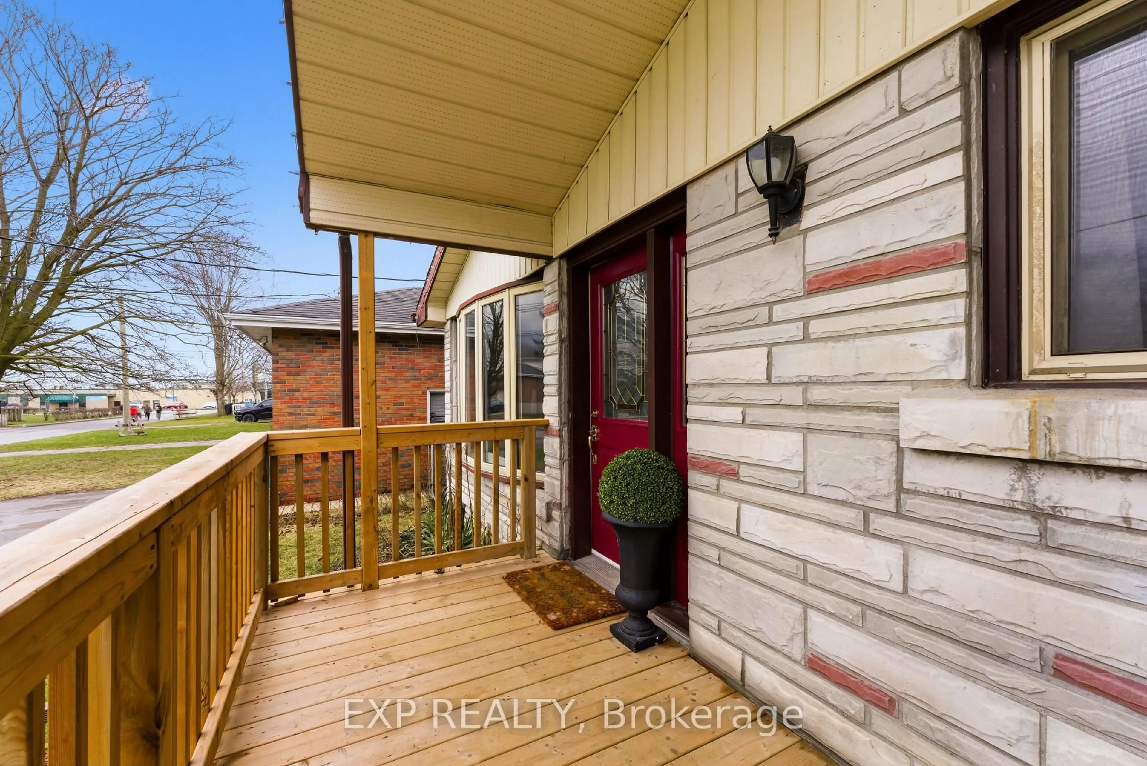 Unknown for 10 Plaza Sq, Belleville Ontario K8N 4J3