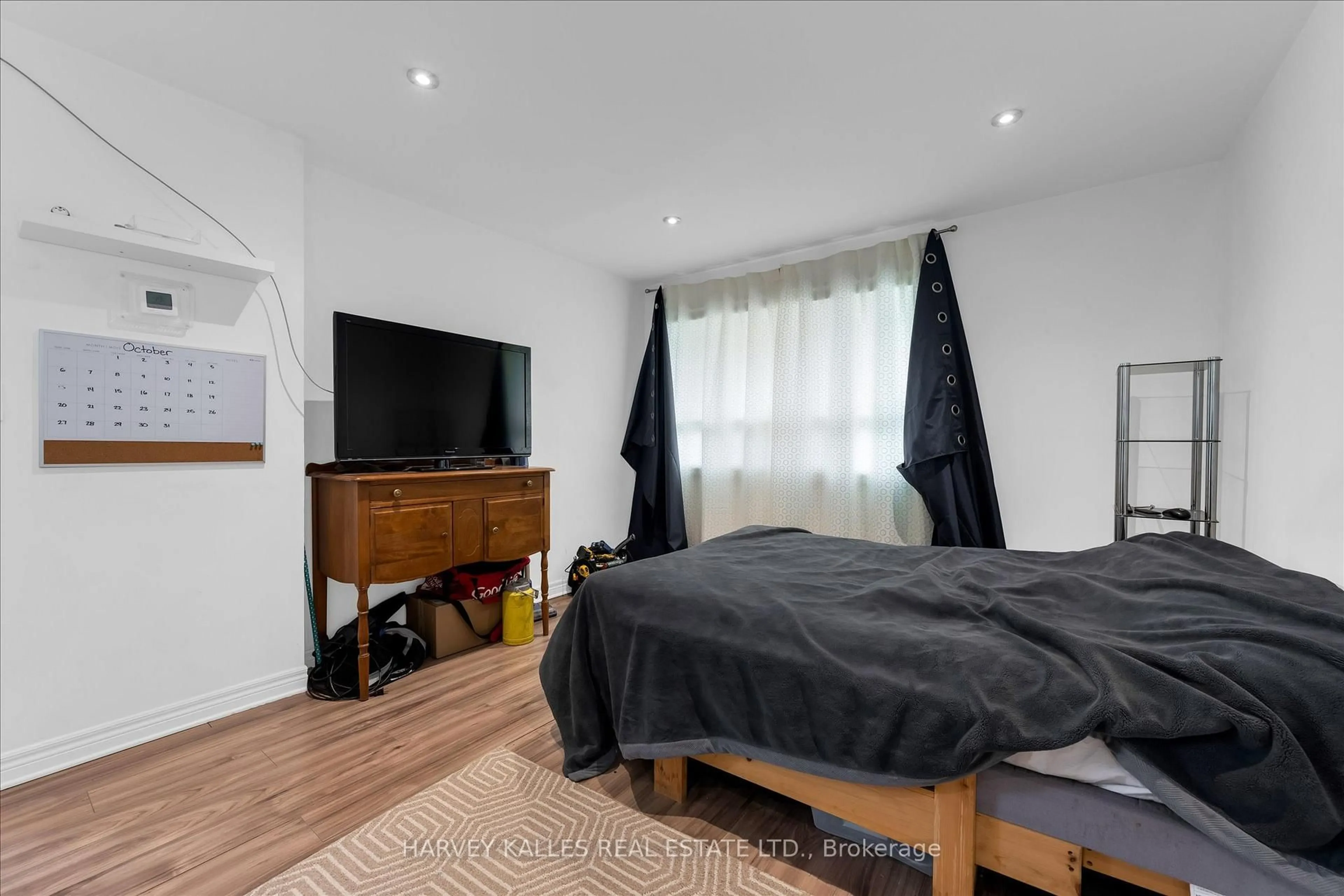 A pic of a room for 105 Ormond St, Thorold Ontario L2V 1Z3