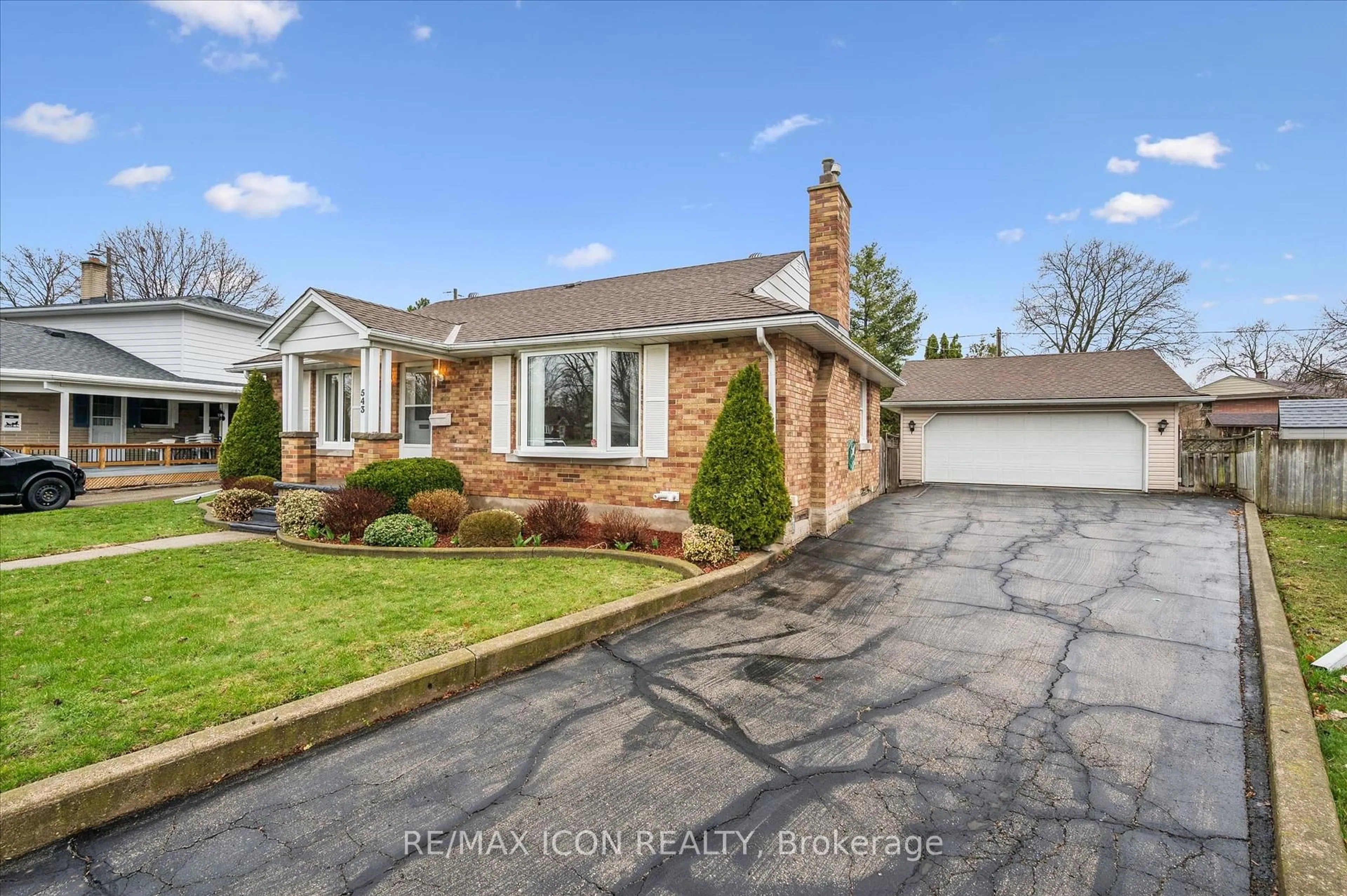 Unknown for 543 Philip Cres, Waterloo Ontario N3H 2R4