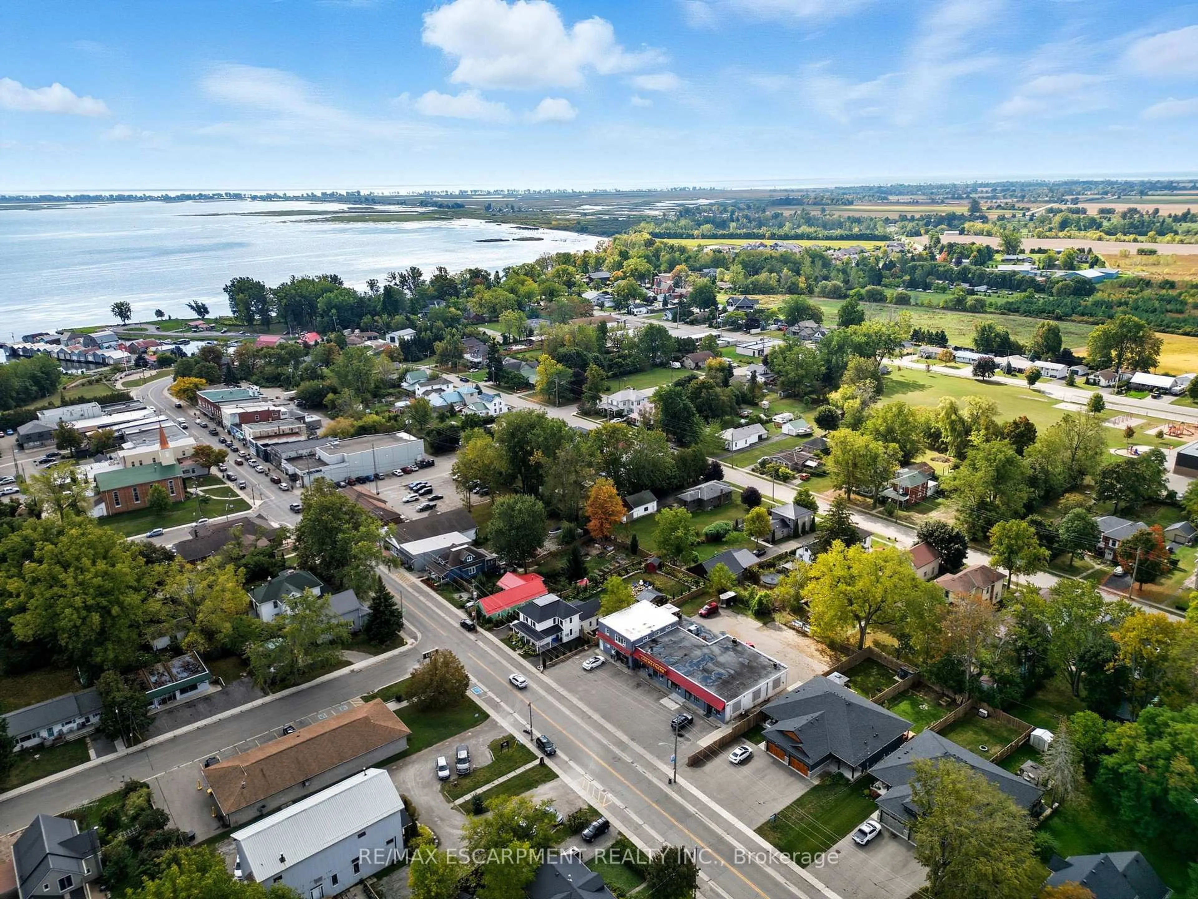 A pic from outside/outdoor area/front of a property/back of a property/a pic from drone, water/lake/river/ocean view for 1053 Bay St, Norfolk Ontario N0E 1M0
