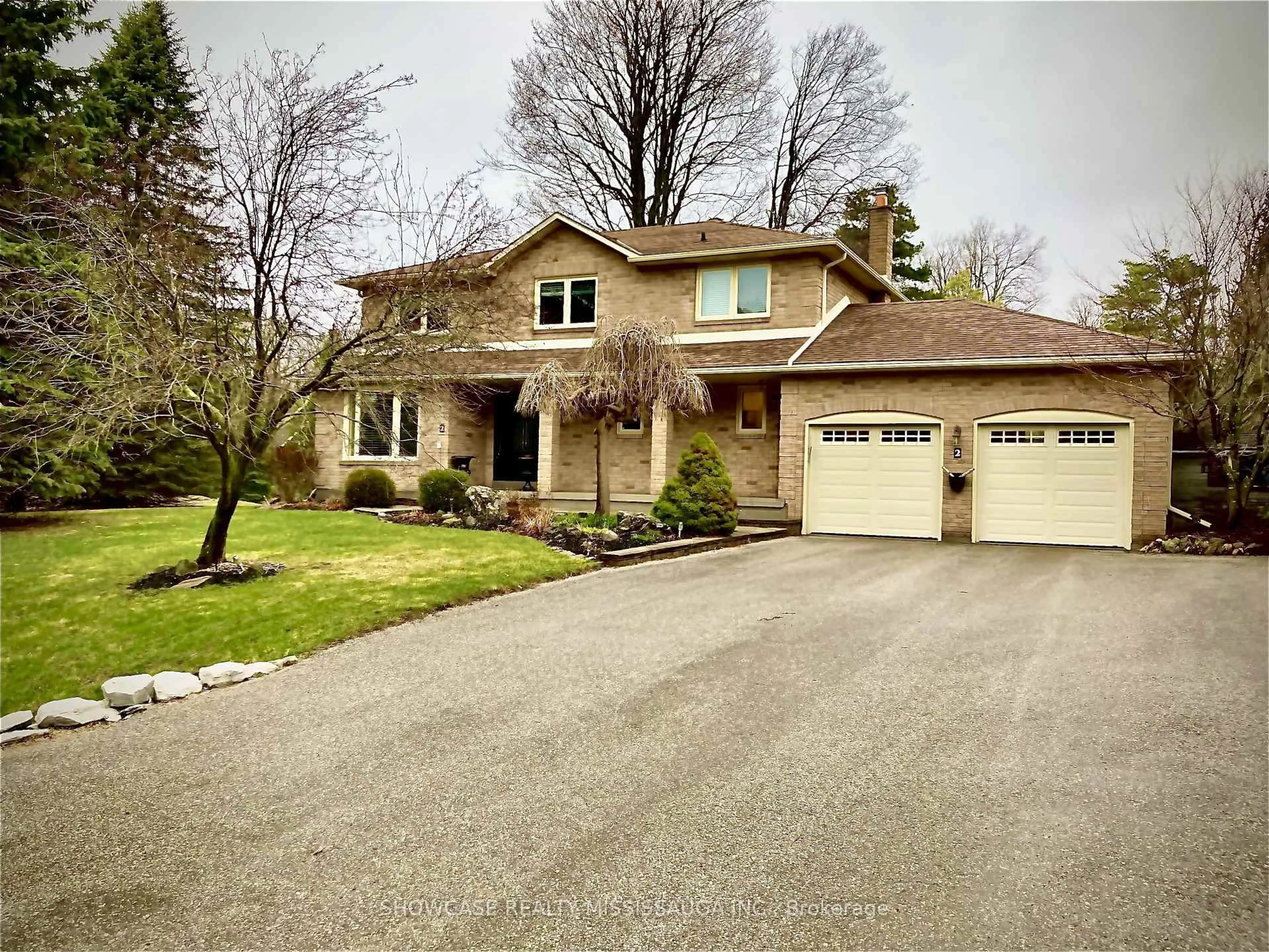 A pic from outside/outdoor area/front of a property/back of a property/a pic from drone, street for 2 Old Oak Lane, Mono Ontario L9W 4B1