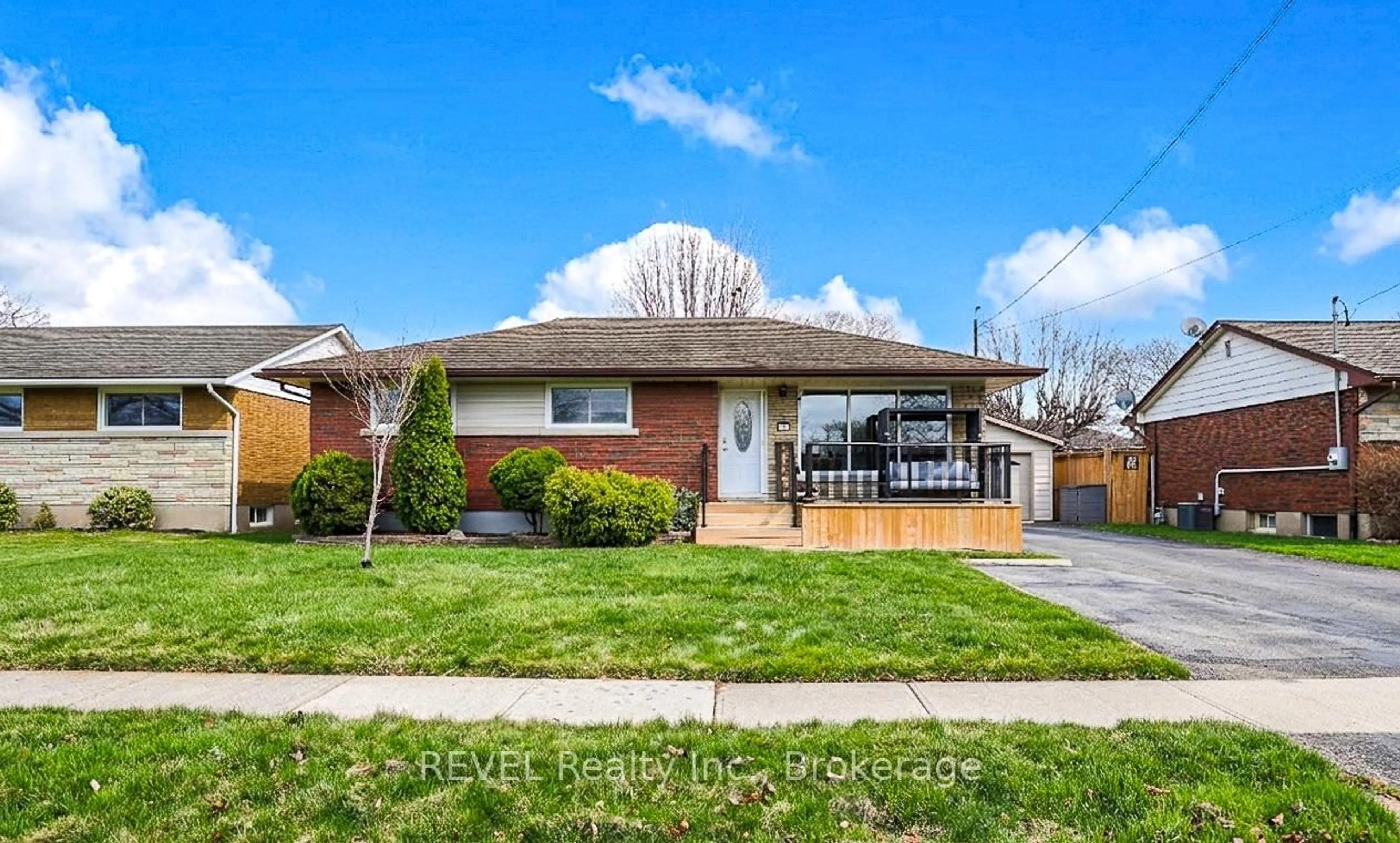 Home with brick exterior material, street for 24 Grosvenor St, St. Catharines Ontario L2M 3E2