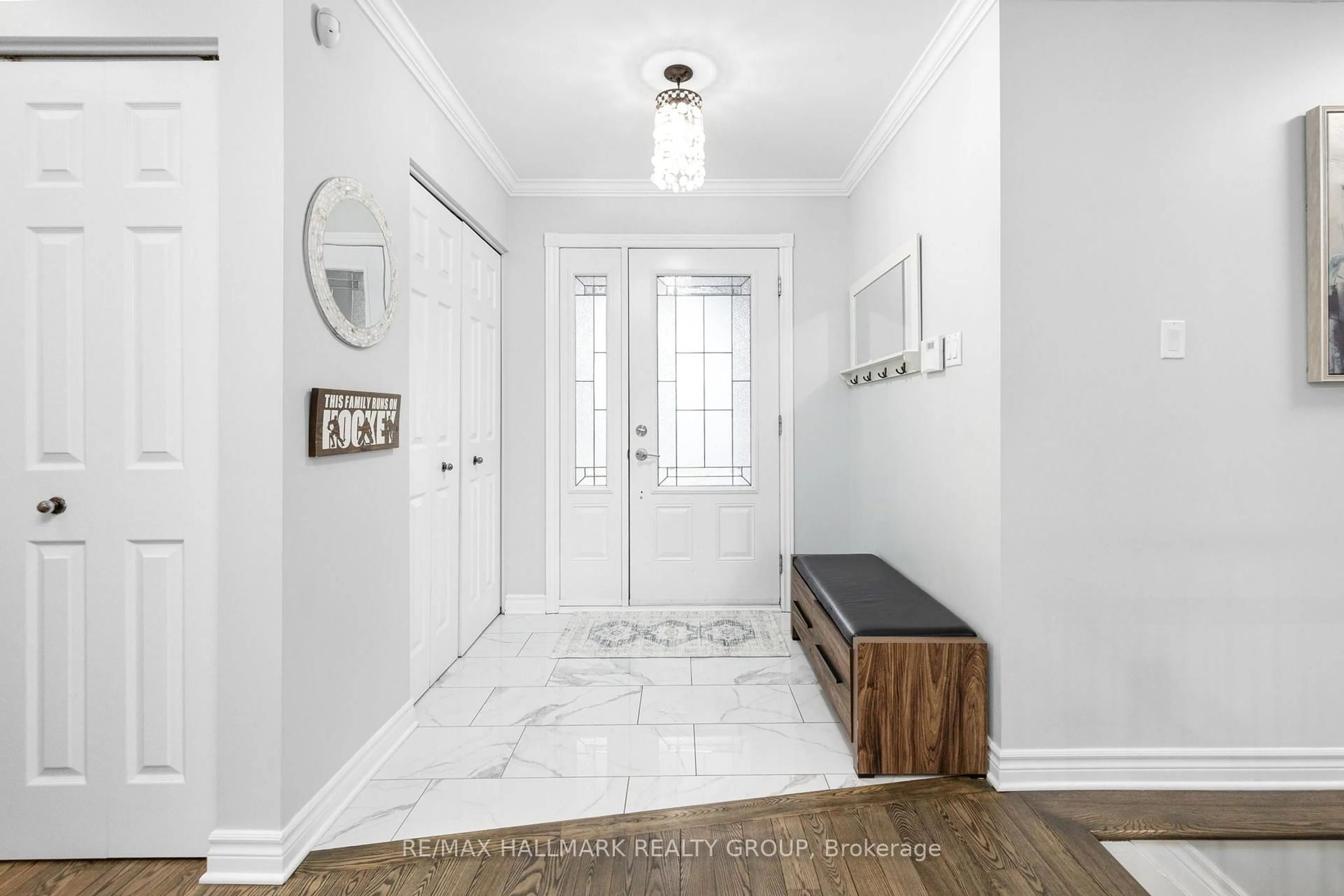 Indoor entryway for 81 Giroux St, The Nation Ontario K0A 2M0