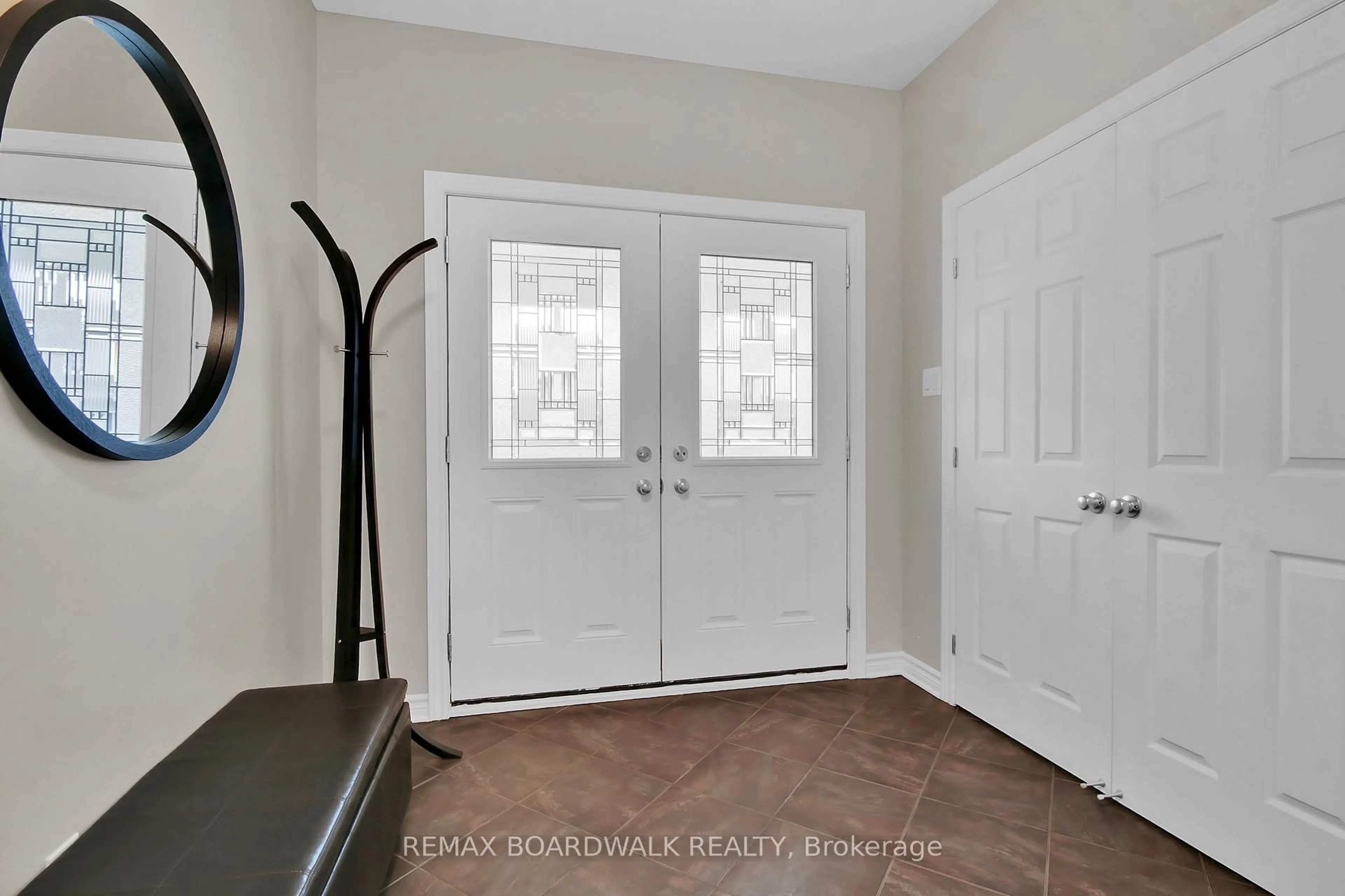 Indoor entryway for 802 Tony George Place Pl, Stittsville Ontario K2S 0R3
