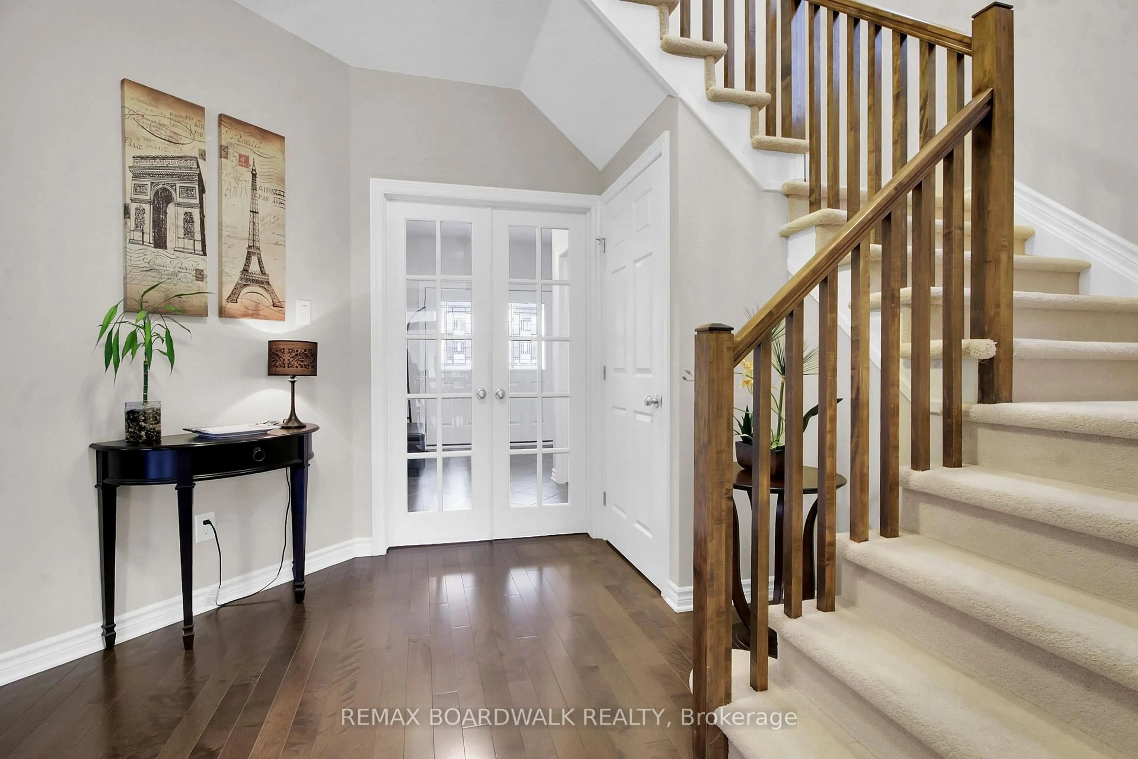 Indoor entryway for 802 Tony George Place Pl, Stittsville Ontario K2S 0R3