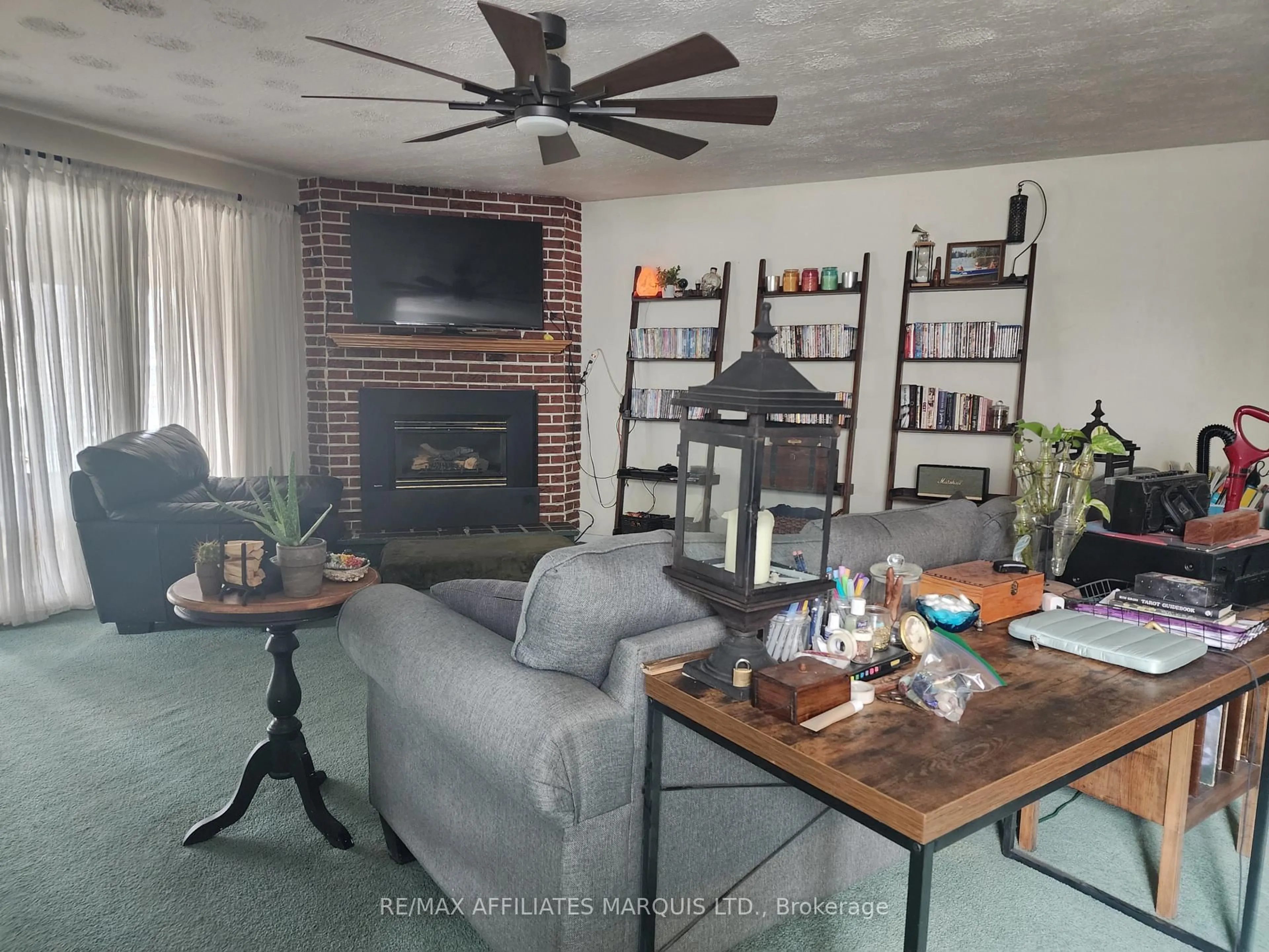 Living room with furniture, unknown for 712 Eleventh St, Cornwall Ontario K6H 2Z9