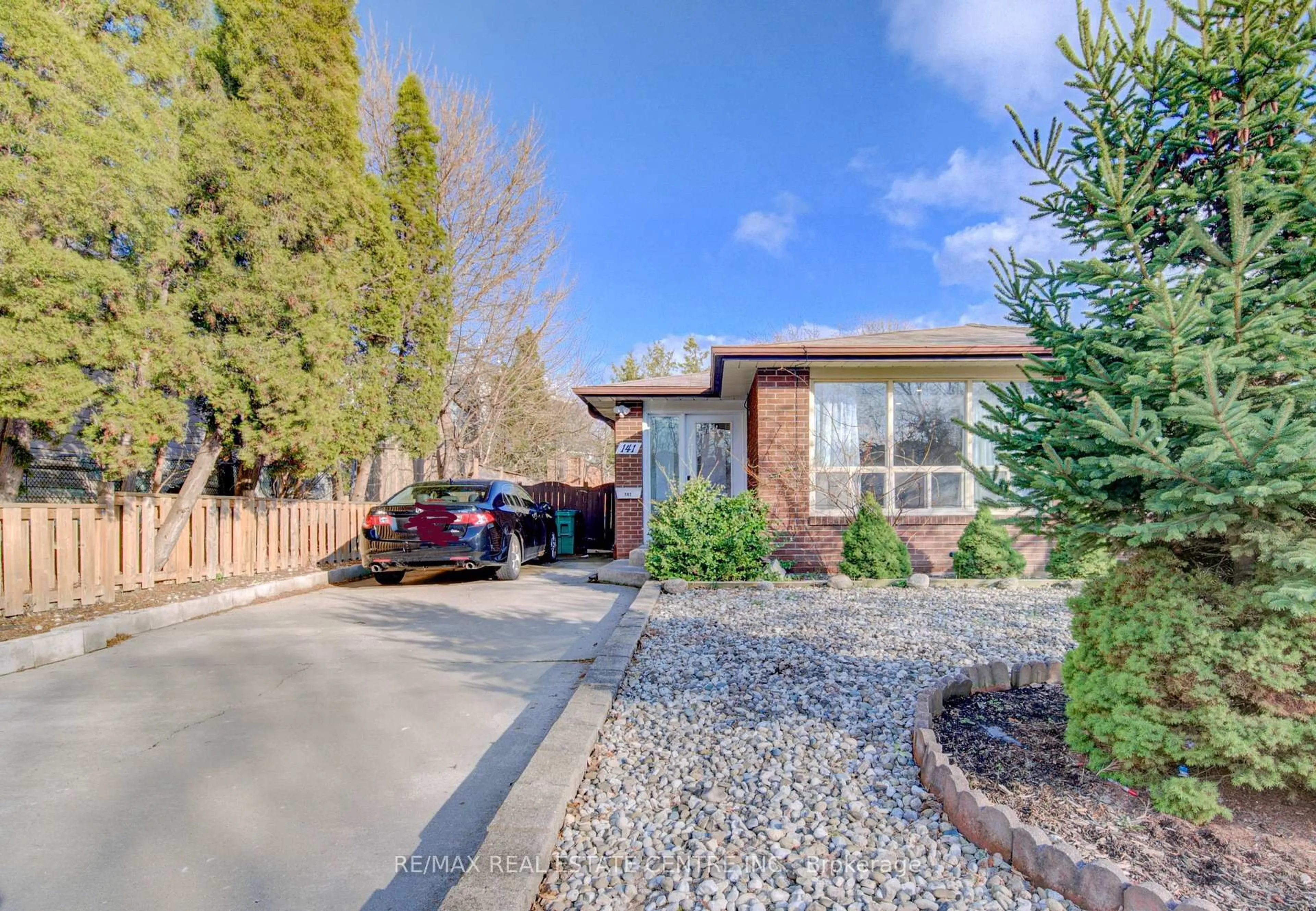 Home with brick exterior material, street for 141 Mooregate Cres, Kitchener Ontario N2M 2E9