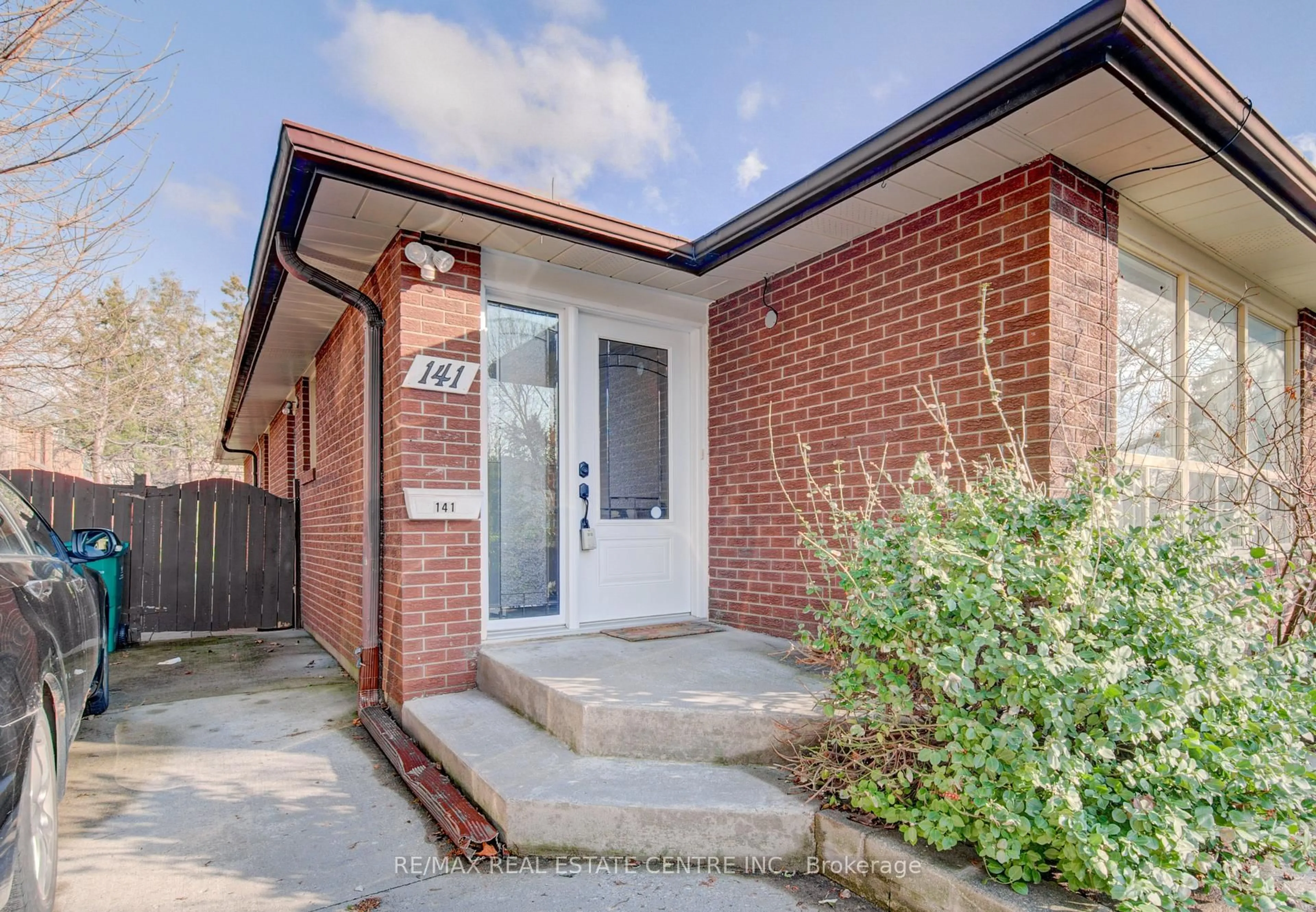 Home with brick exterior material, street for 141 Mooregate Cres, Kitchener Ontario N2M 2E9