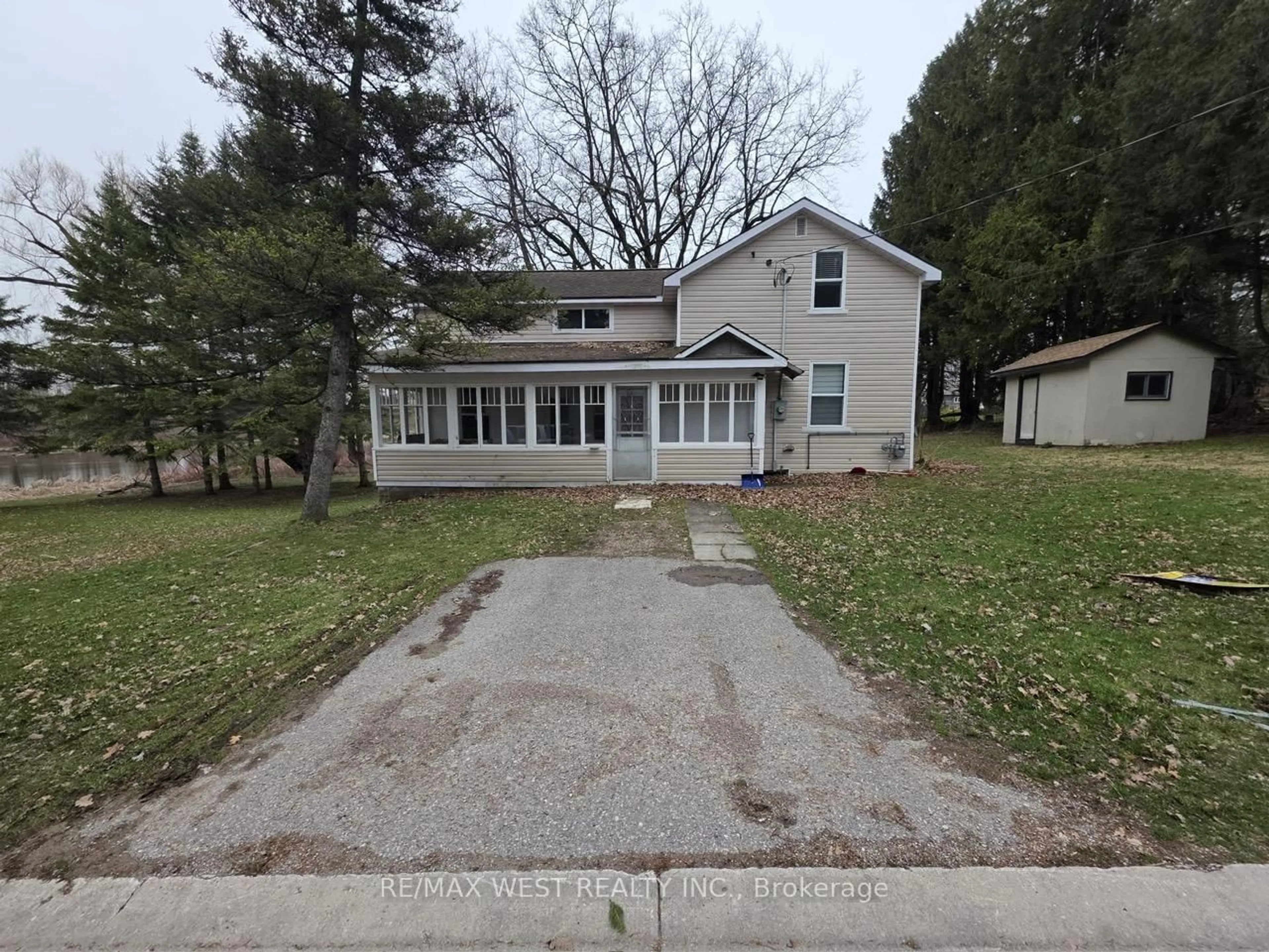 A pic from outside/outdoor area/front of a property/back of a property/a pic from drone, street for 476 Hamilton St, Huron-Kinloss Ontario N0G 2H0