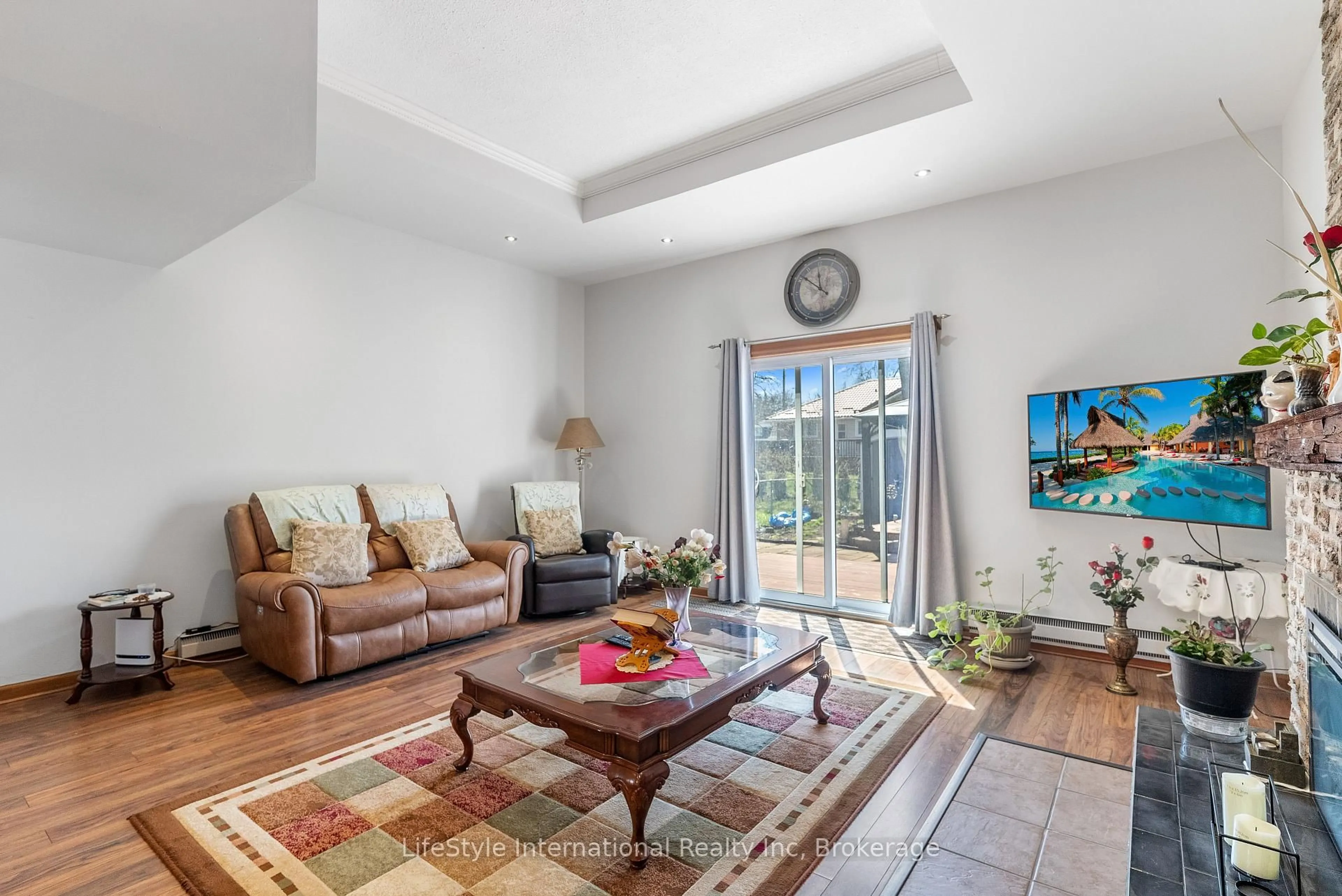 Living room with furniture, unknown for 9 Hampton St, Brantford Ontario N3S 7J2