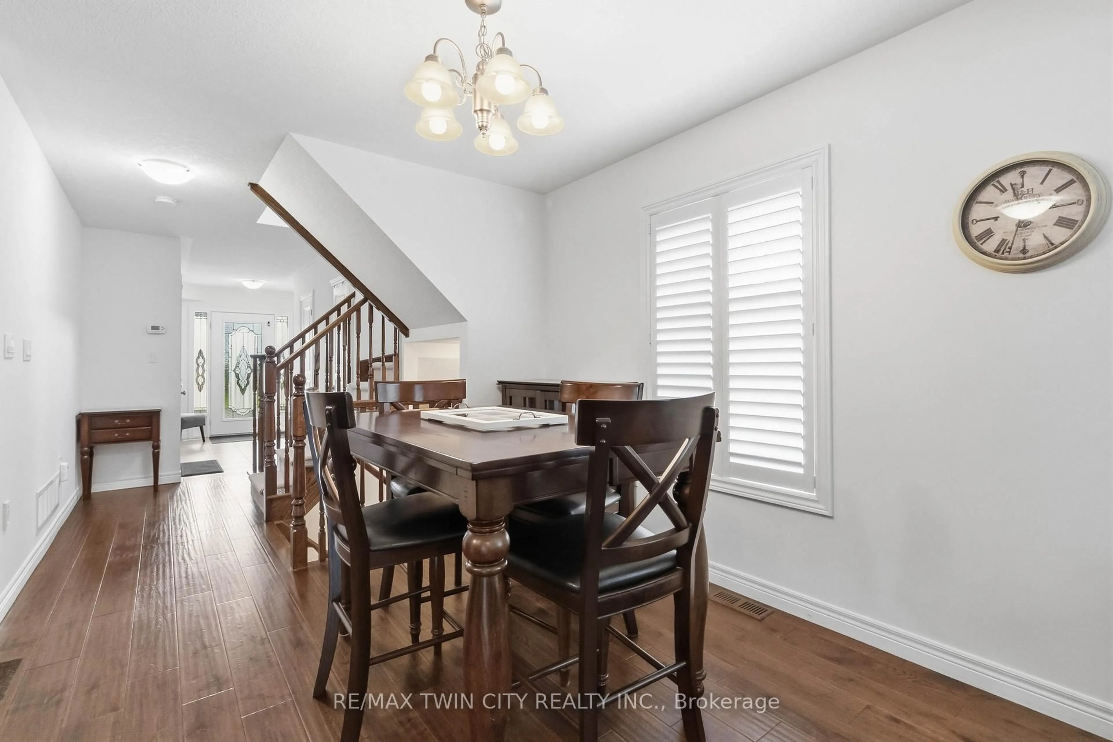 Dining room, unknown for 1 Charleswood Cres, Hamilton Ontario L0R 1P0