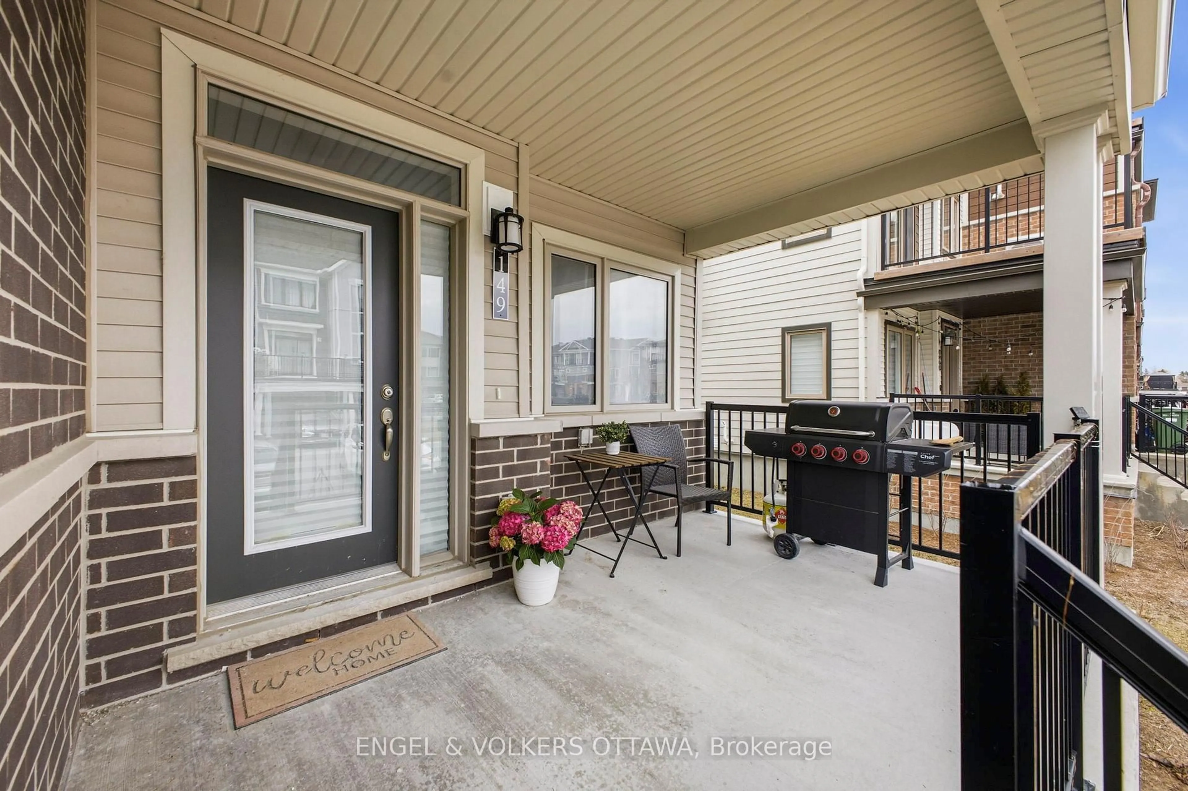 Indoor entryway for 149 Anthracite Private #44, Ottawa Ontario K2J 7C8