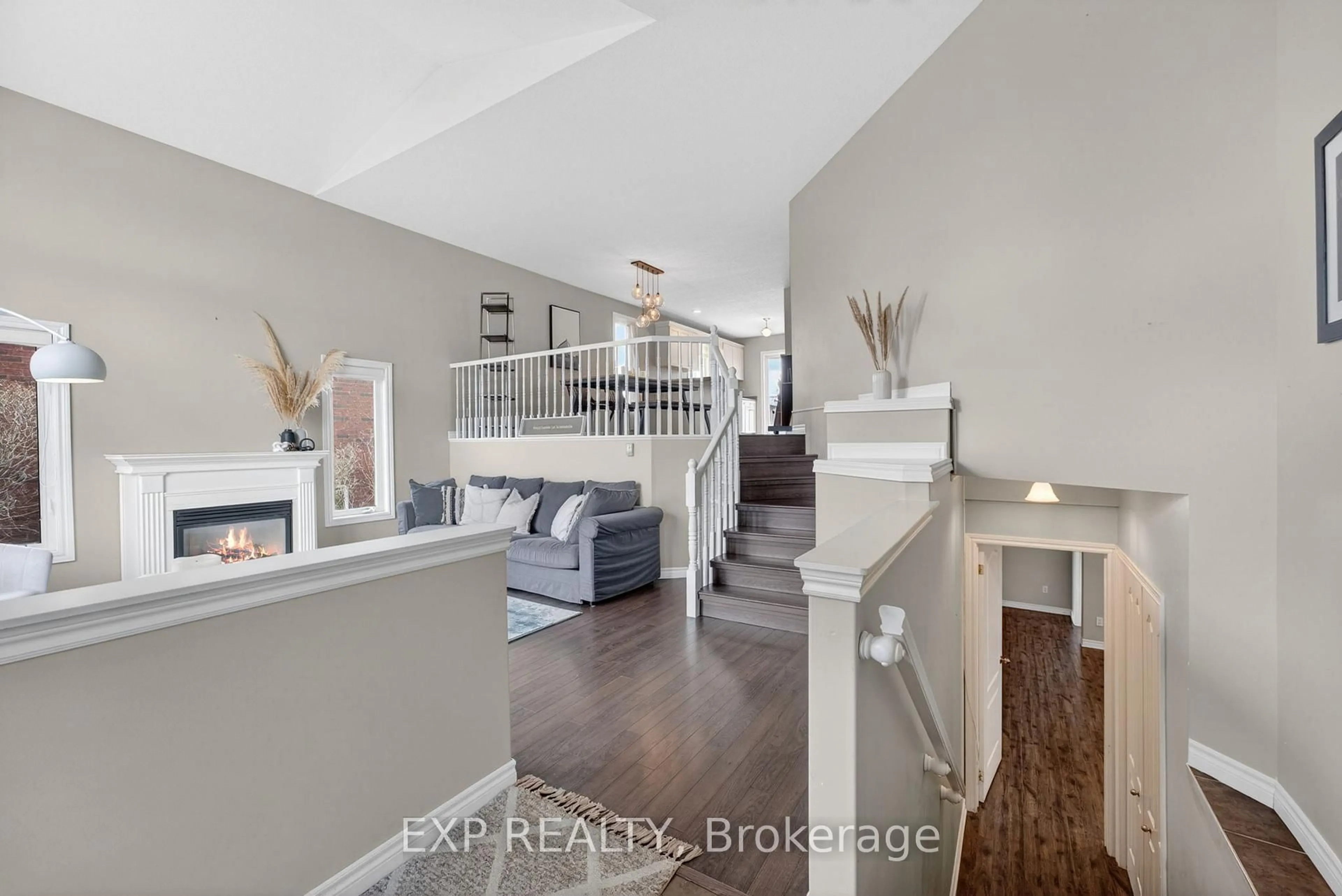 Indoor entryway for 57 Lake Breeze Crt, Prince Edward County Ontario K0K 3L0