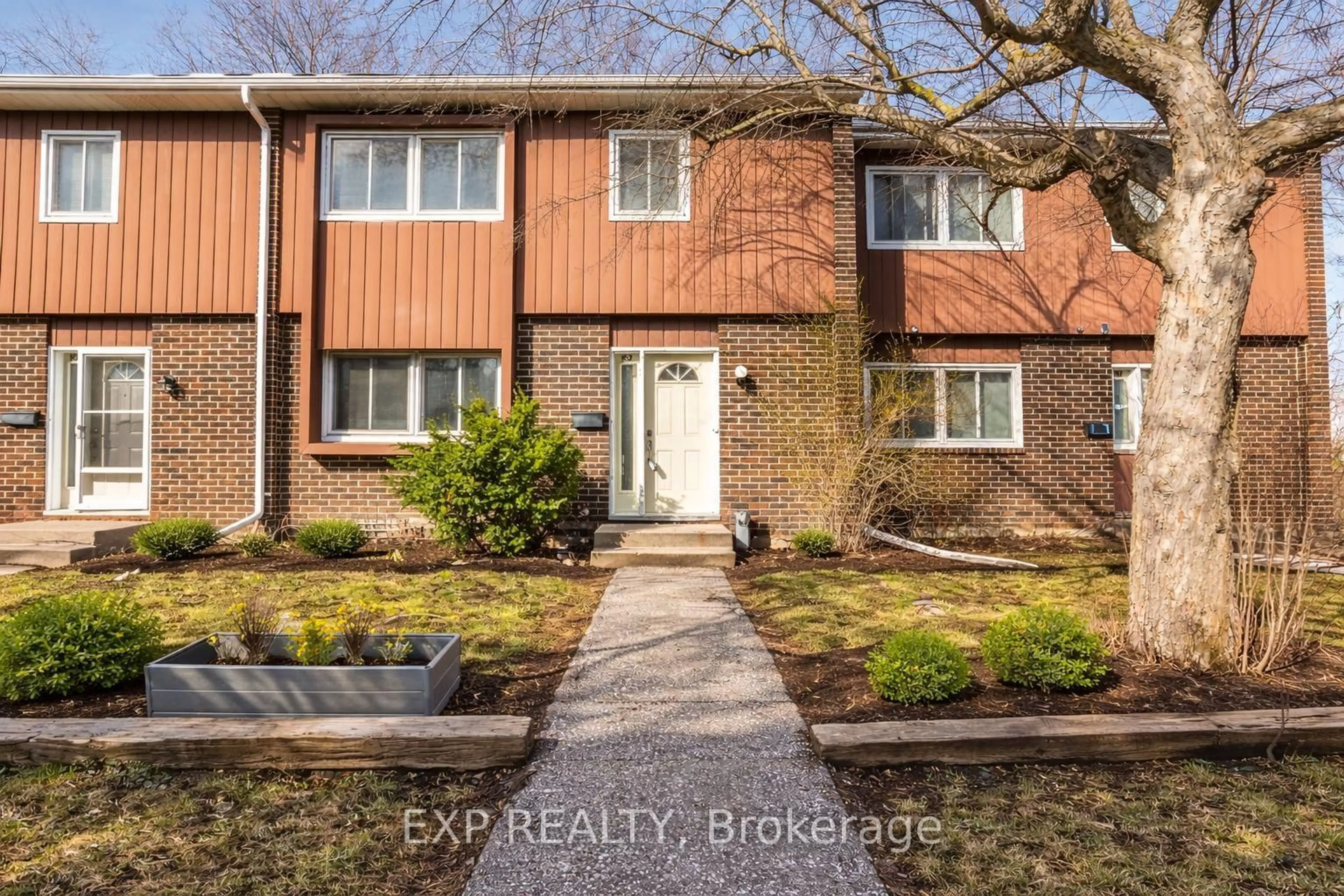 Unknown for 121 University Ave #102, Waterloo Ontario N2J 4J1