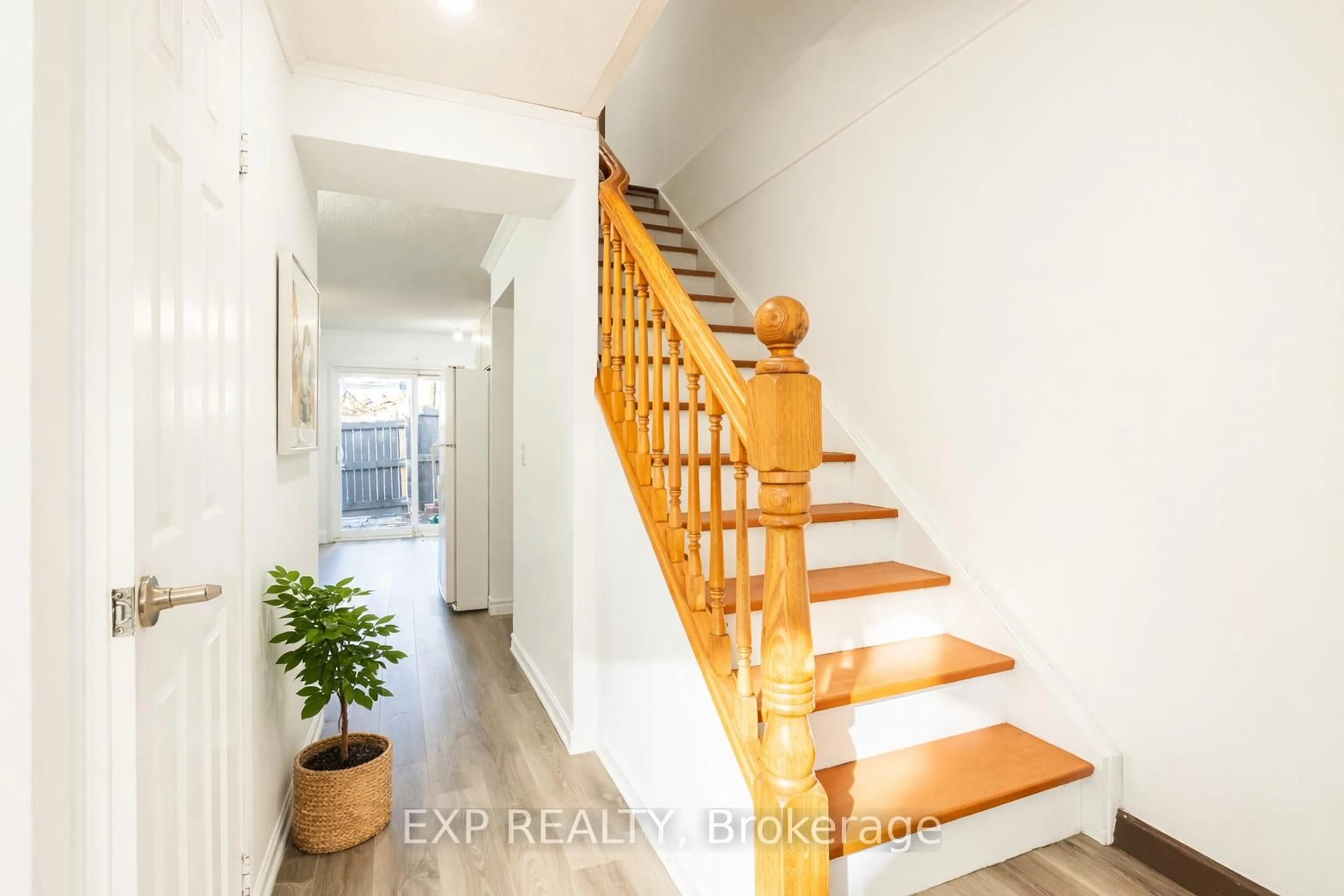 Unknown for 121 University Ave #102, Waterloo Ontario N2J 4J1