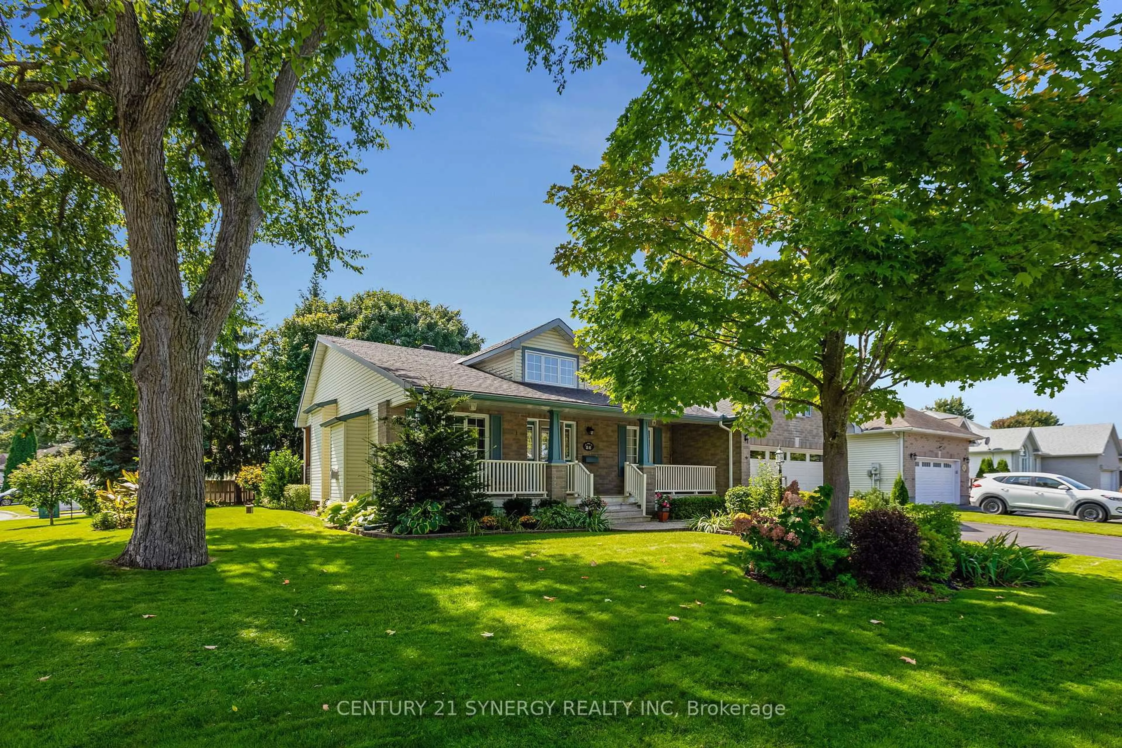 A pic from outside/outdoor area/front of a property/back of a property/a pic from drone, street for 26 Moore St, Richmond Ontario K0A 2Z0