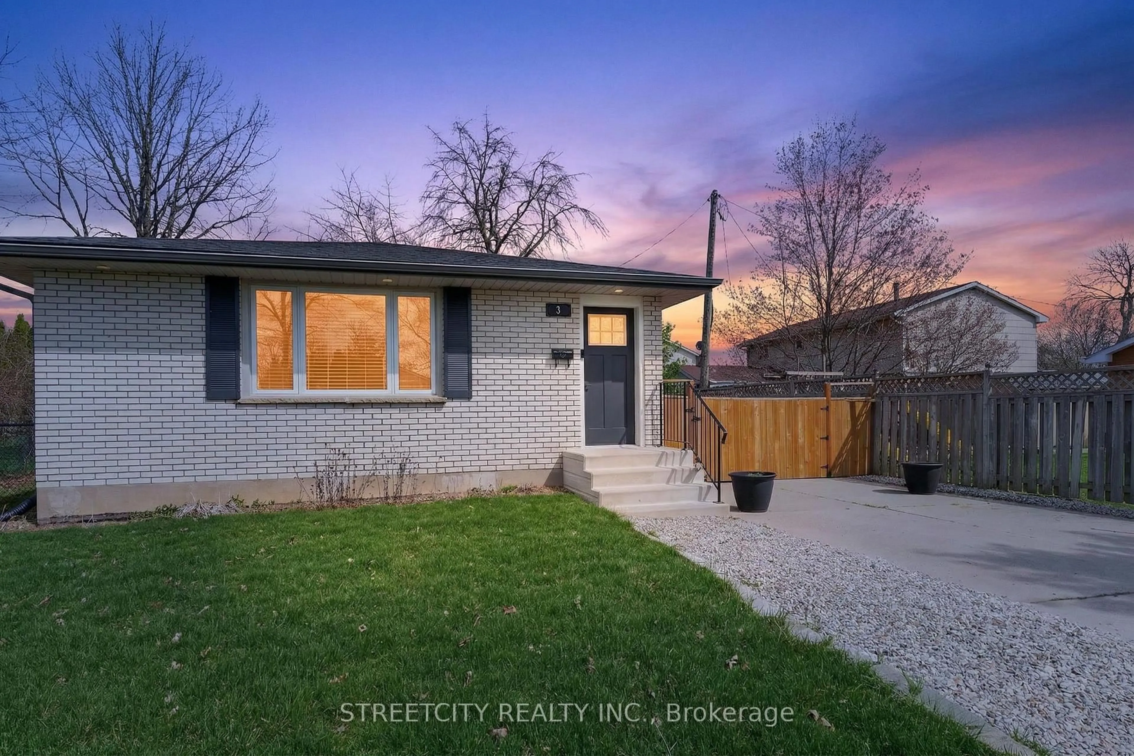 Home with brick exterior material, street for 3 Brinkman Crt, St. Thomas Ontario N5P 2G6