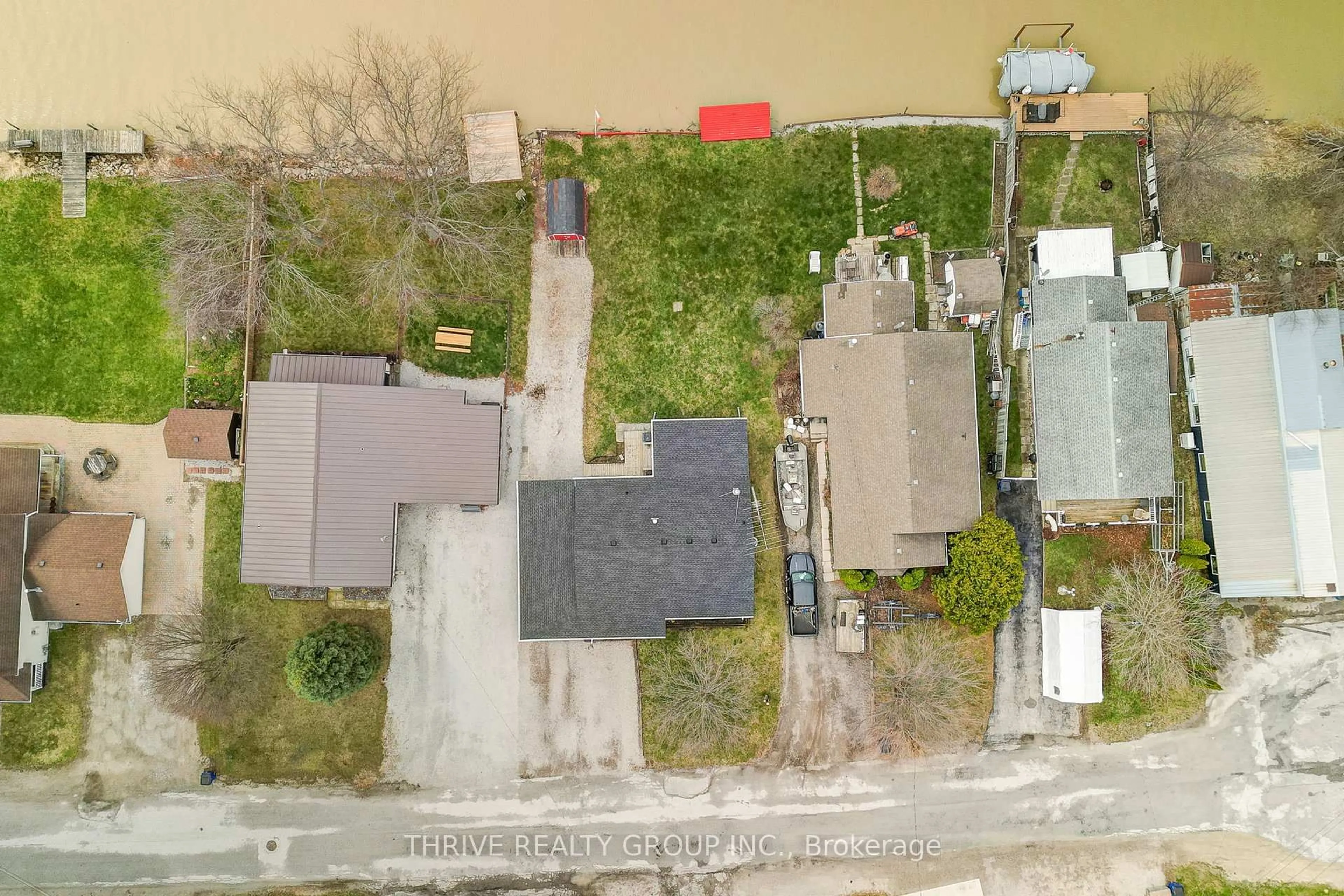 A pic from outside/outdoor area/front of a property/back of a property/a pic from drone, street for 131 Water St, Chatham-Kent Ontario N8A 2E8