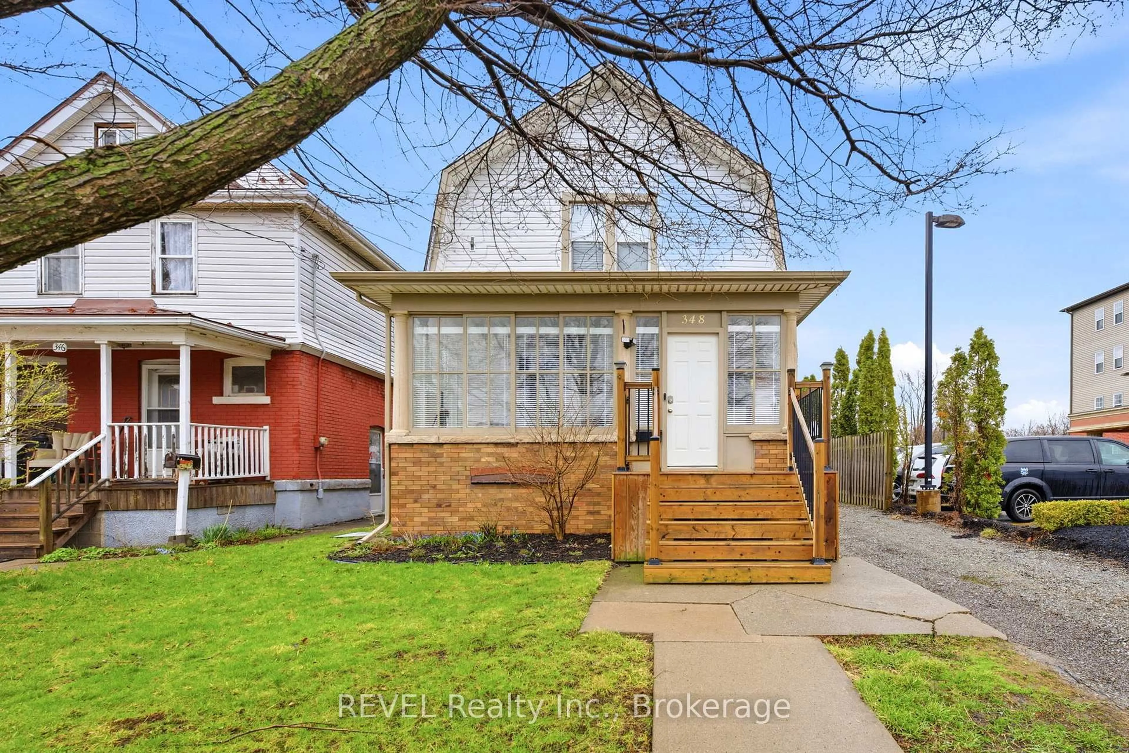 Unknown for 348 Hellems Ave, Welland Ontario L3B 3C1