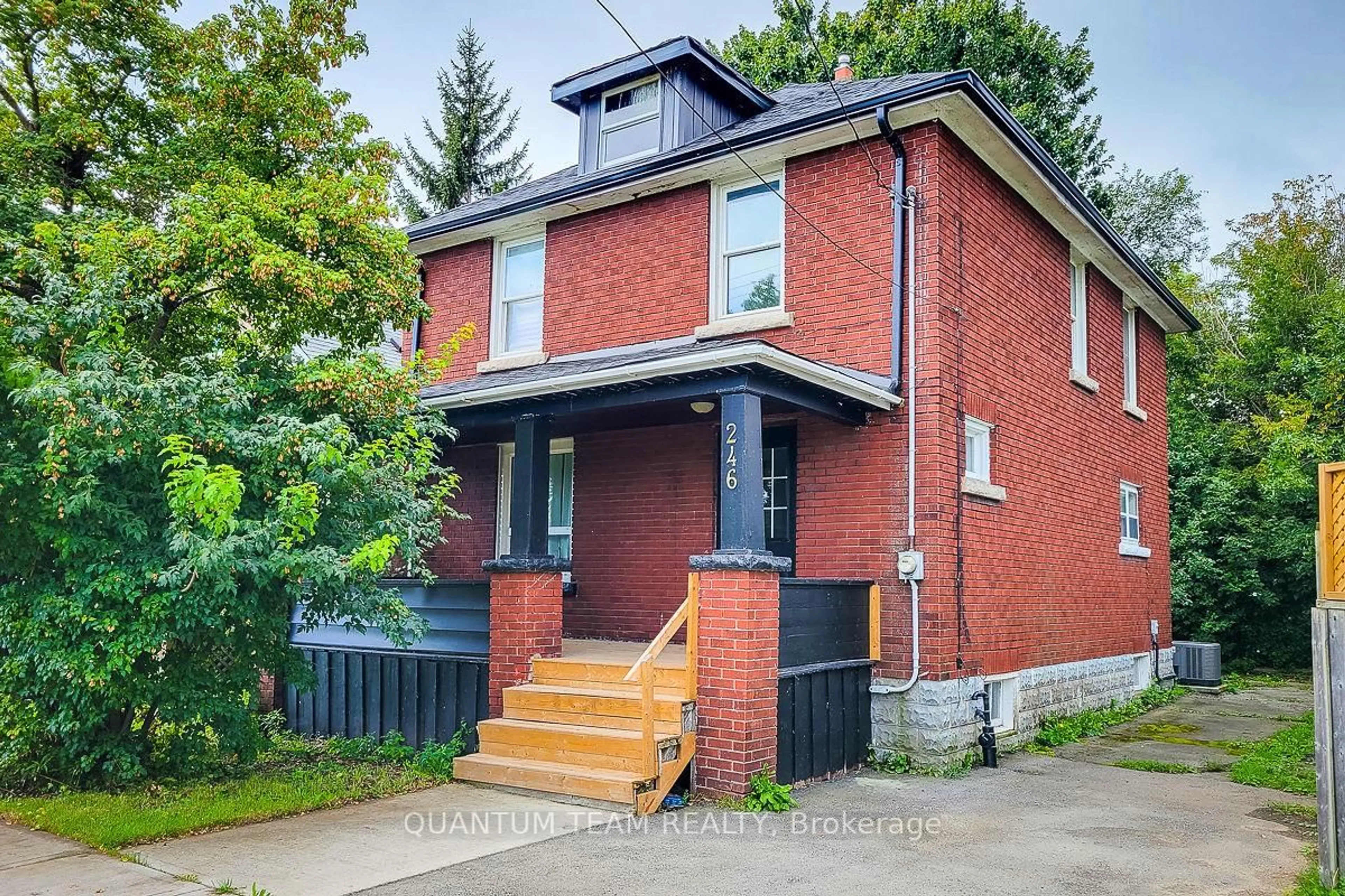 Home with brick exterior material, street for 246 Davis St, Port Colborne Ontario L3K 1Z3