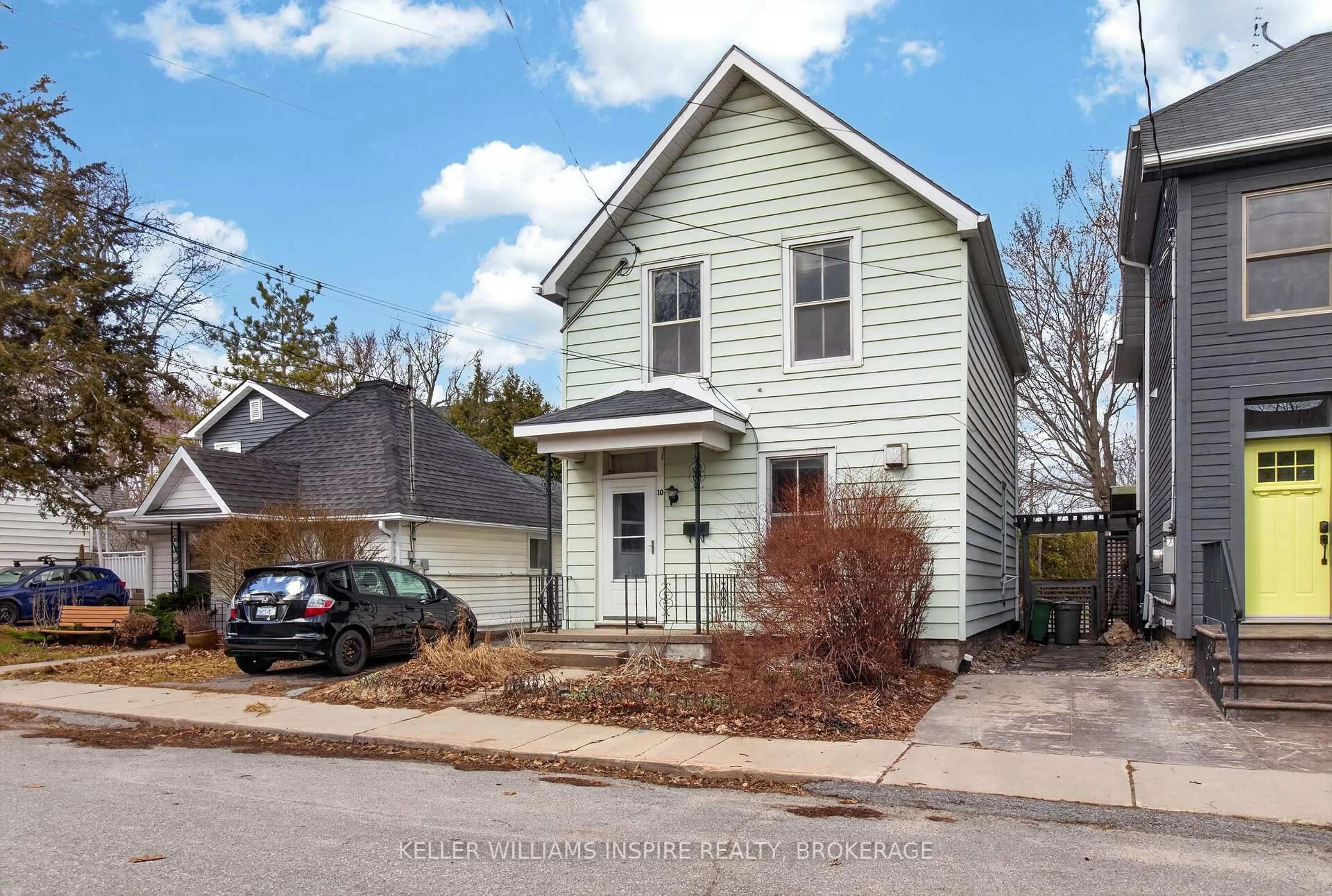 Home with vinyl exterior material, street for 10 Redan St, Kingston Ontario K7K 3N2