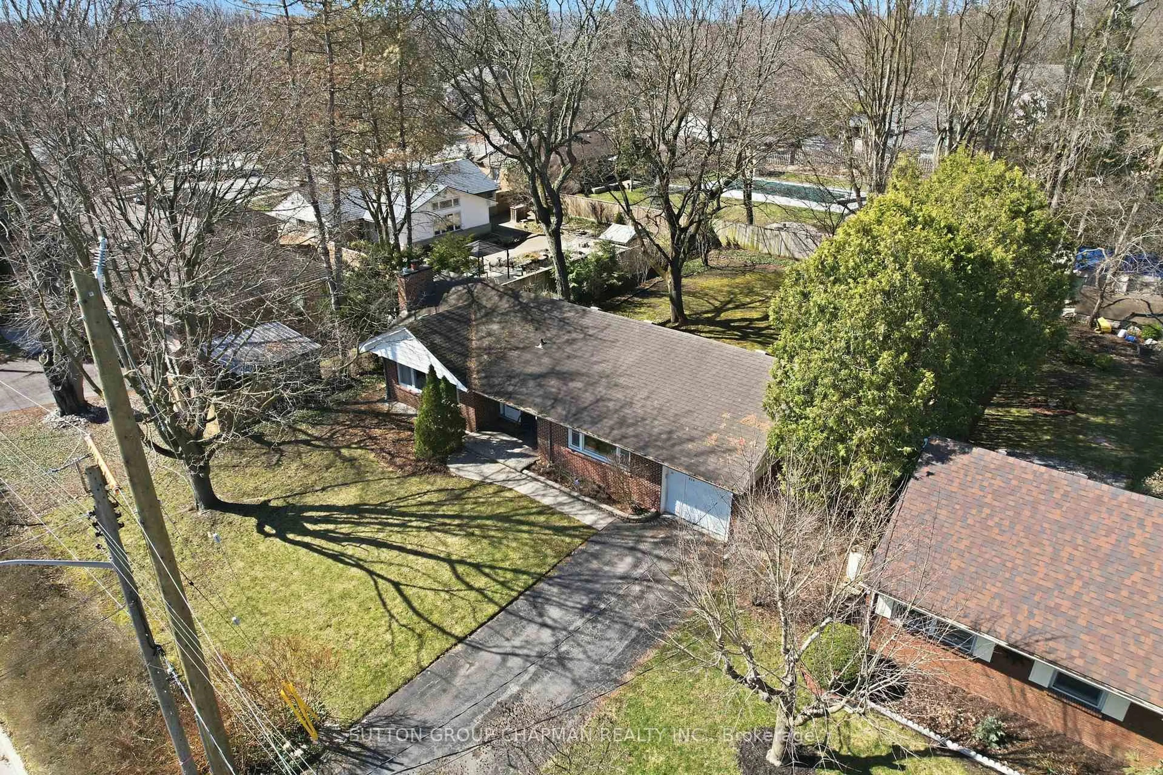 A pic from outside/outdoor area/front of a property/back of a property/a pic from drone, street for 414 Dolway Pl, London North Ontario N6H 3L1