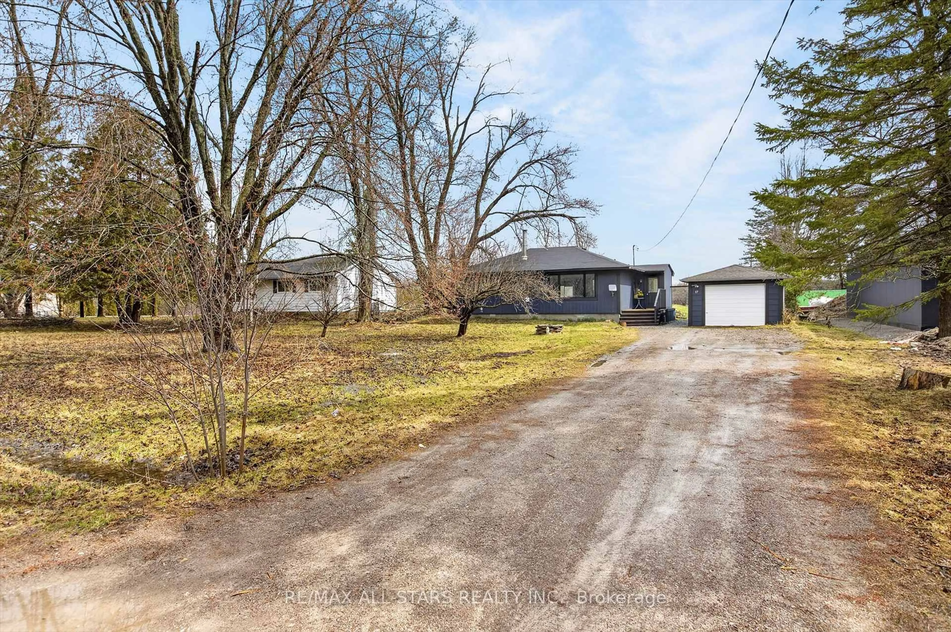 A pic from outside/outdoor area/front of a property/back of a property/a pic from drone, street for 17 Hawke Dr, Kawartha Lakes Ontario K0L 2W0