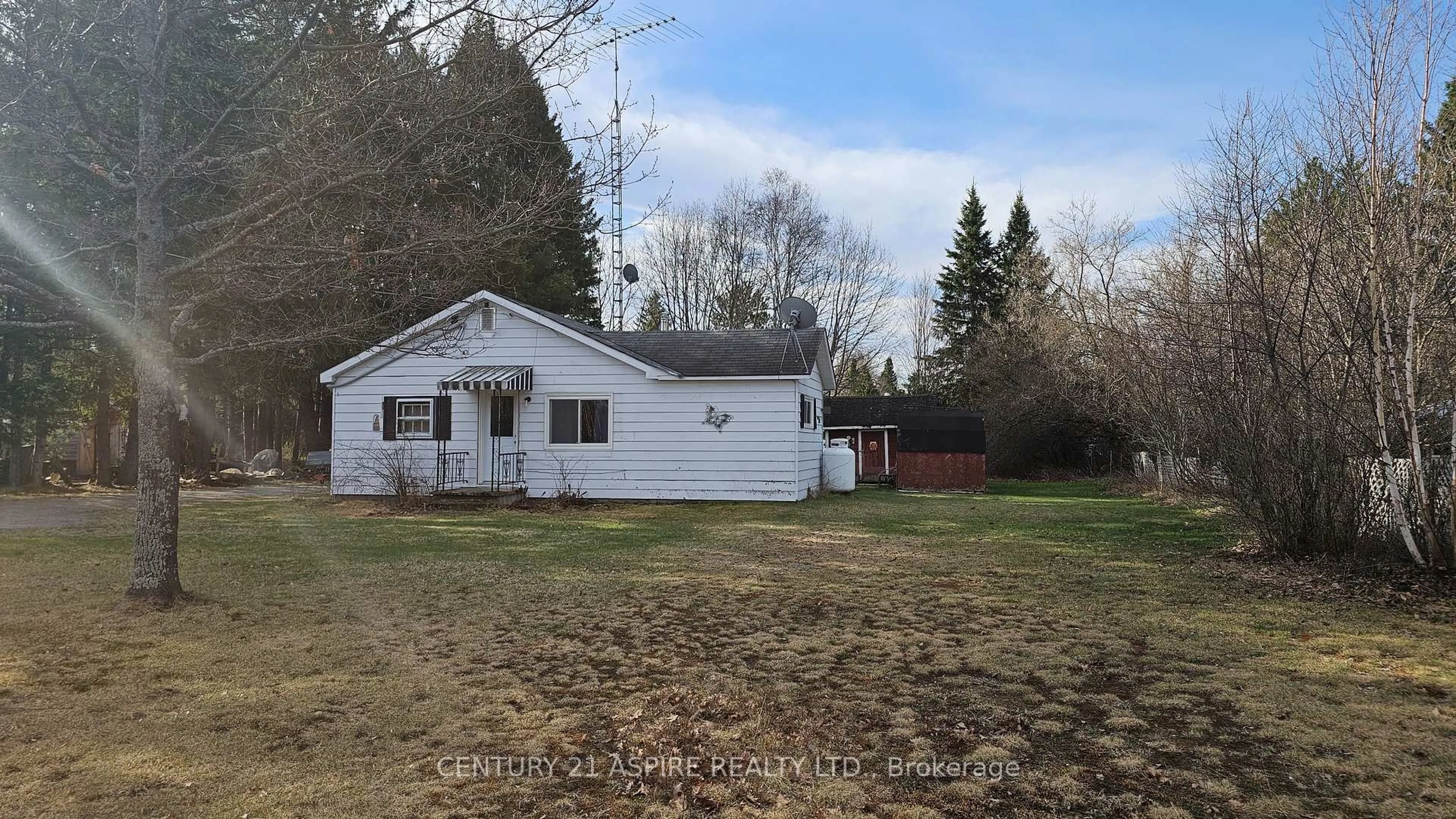 A pic from outside/outdoor area/front of a property/back of a property/a pic from drone, unknown for 51 Major Lake Rd, South Algonquin Ontario K0J 2C0