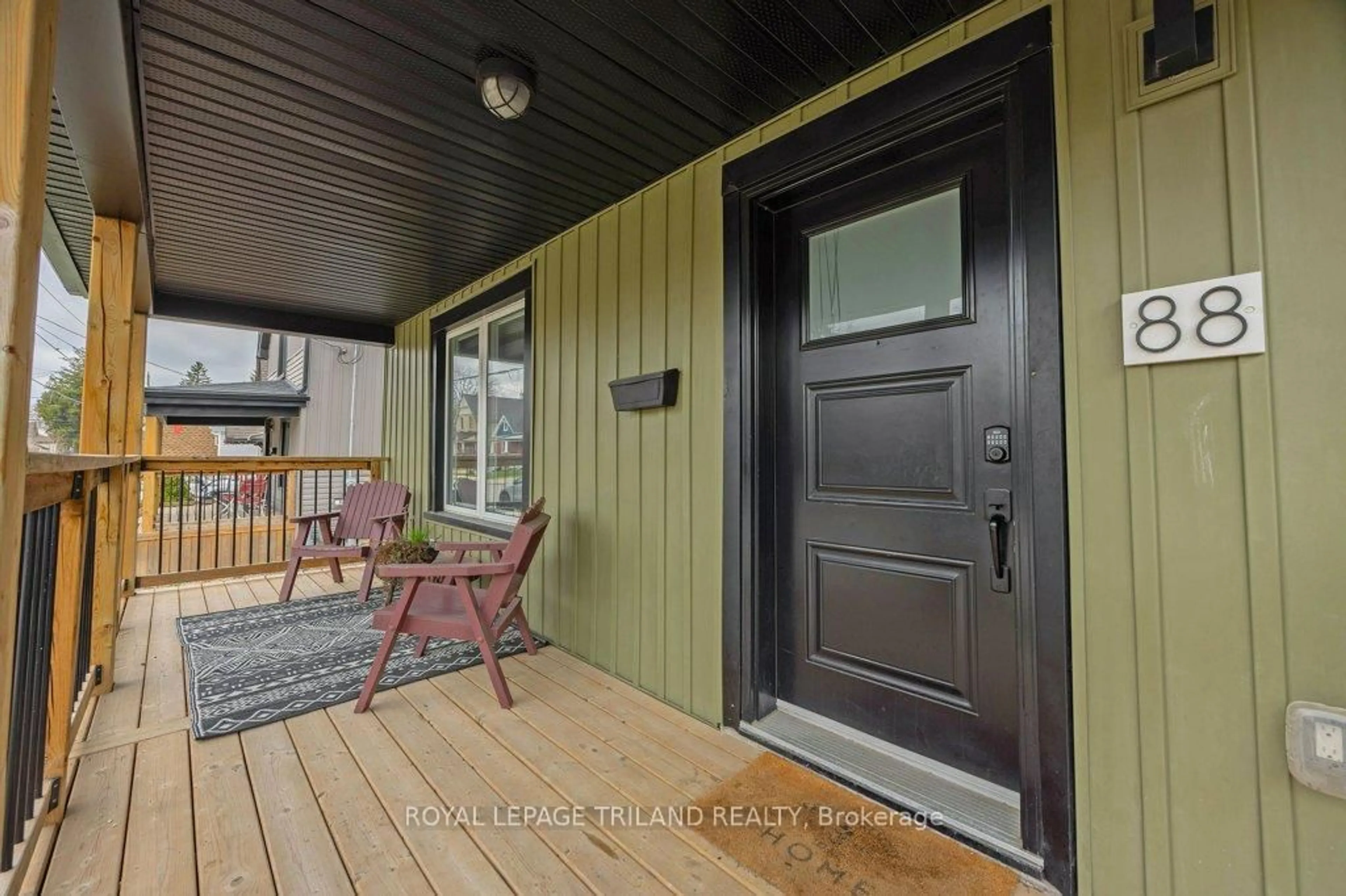 Indoor entryway for 88 BRISCOE St, London South Ontario N6C 1X2