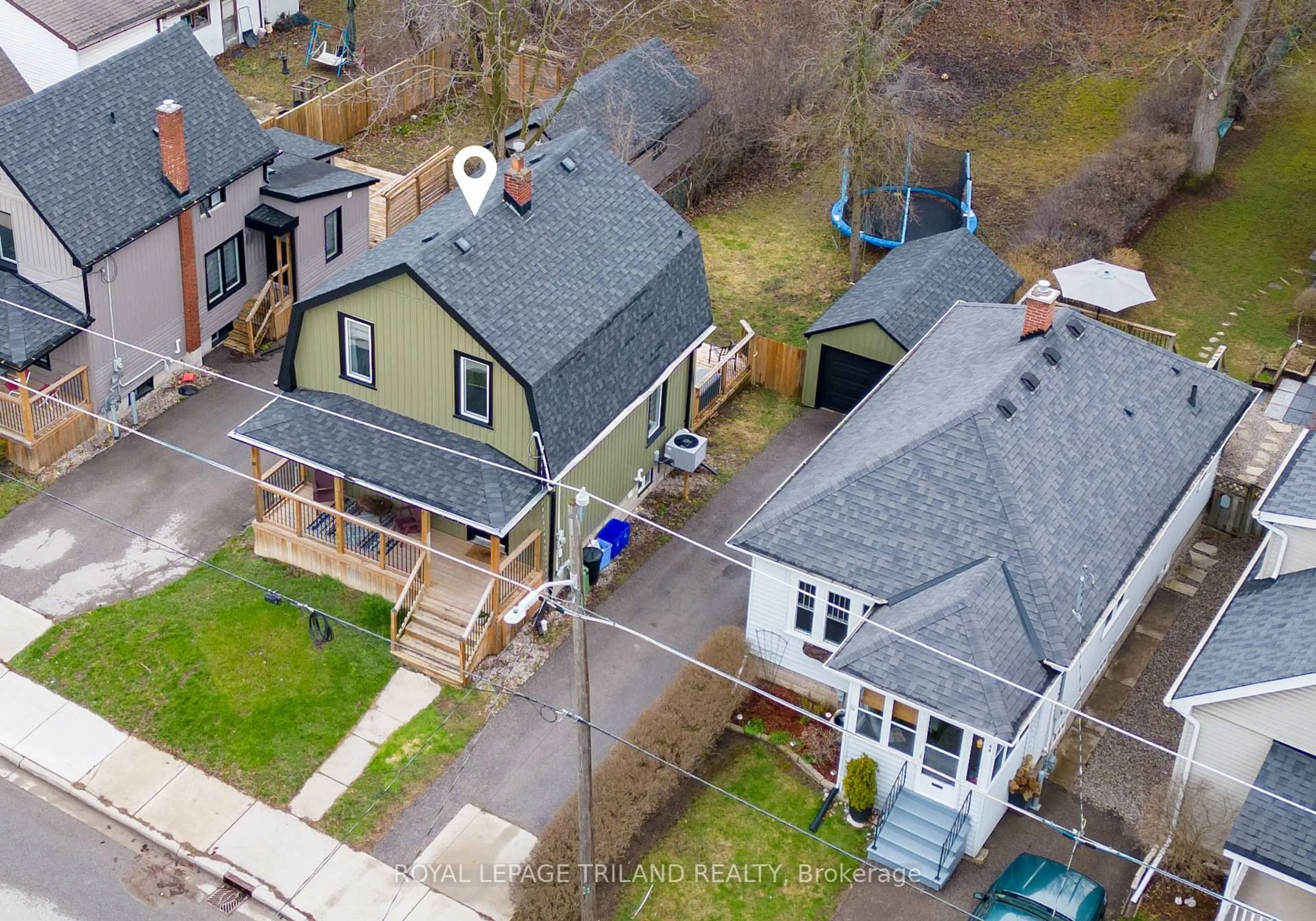 A pic from outside/outdoor area/front of a property/back of a property/a pic from drone, city buildings view from balcony for 88 BRISCOE St, London South Ontario N6C 1X2