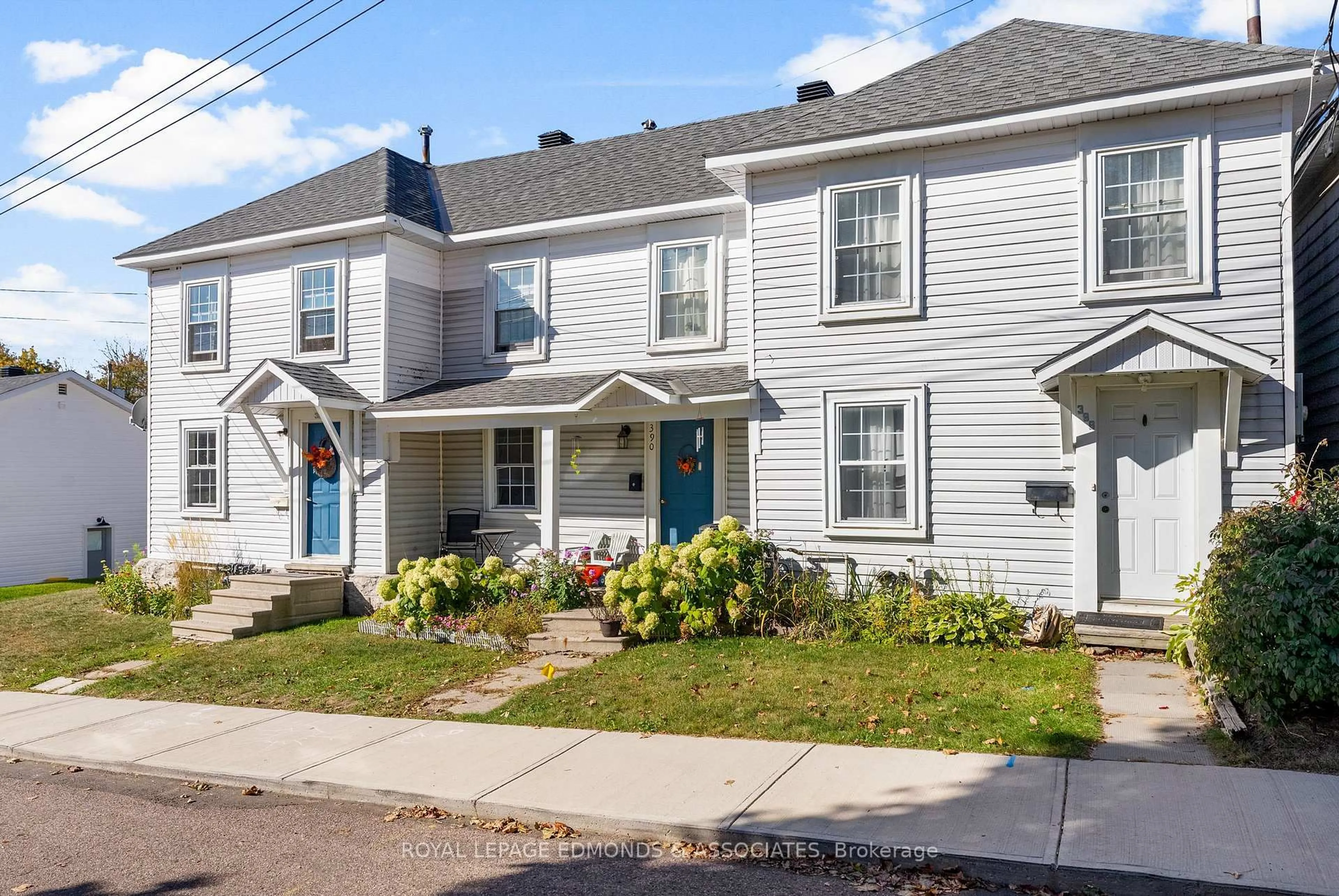 Home with vinyl exterior material, street for 388 Murray St, Pembroke Ontario K8A 4P4