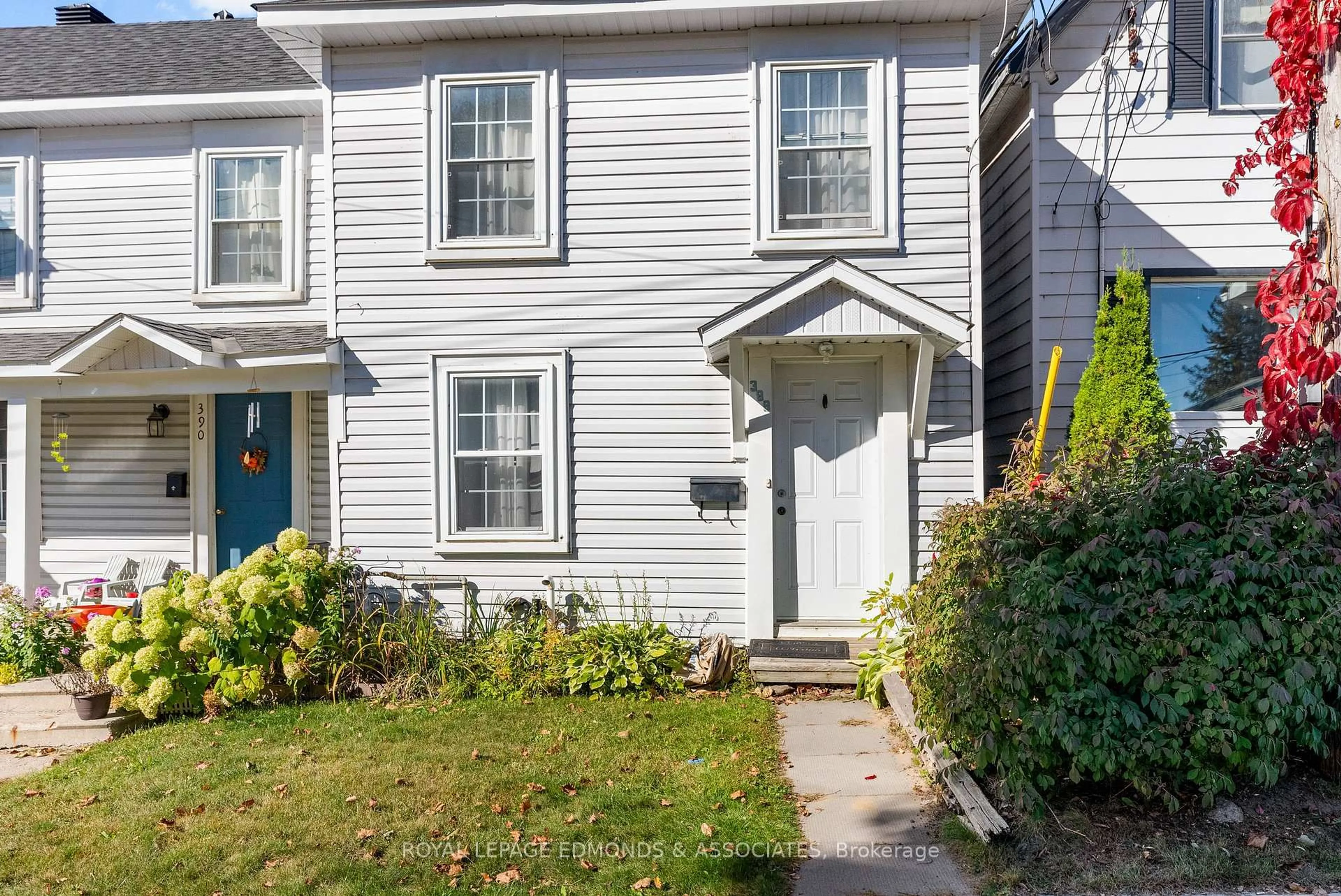 Home with vinyl exterior material, street for 388 Murray St, Pembroke Ontario K8A 4P4