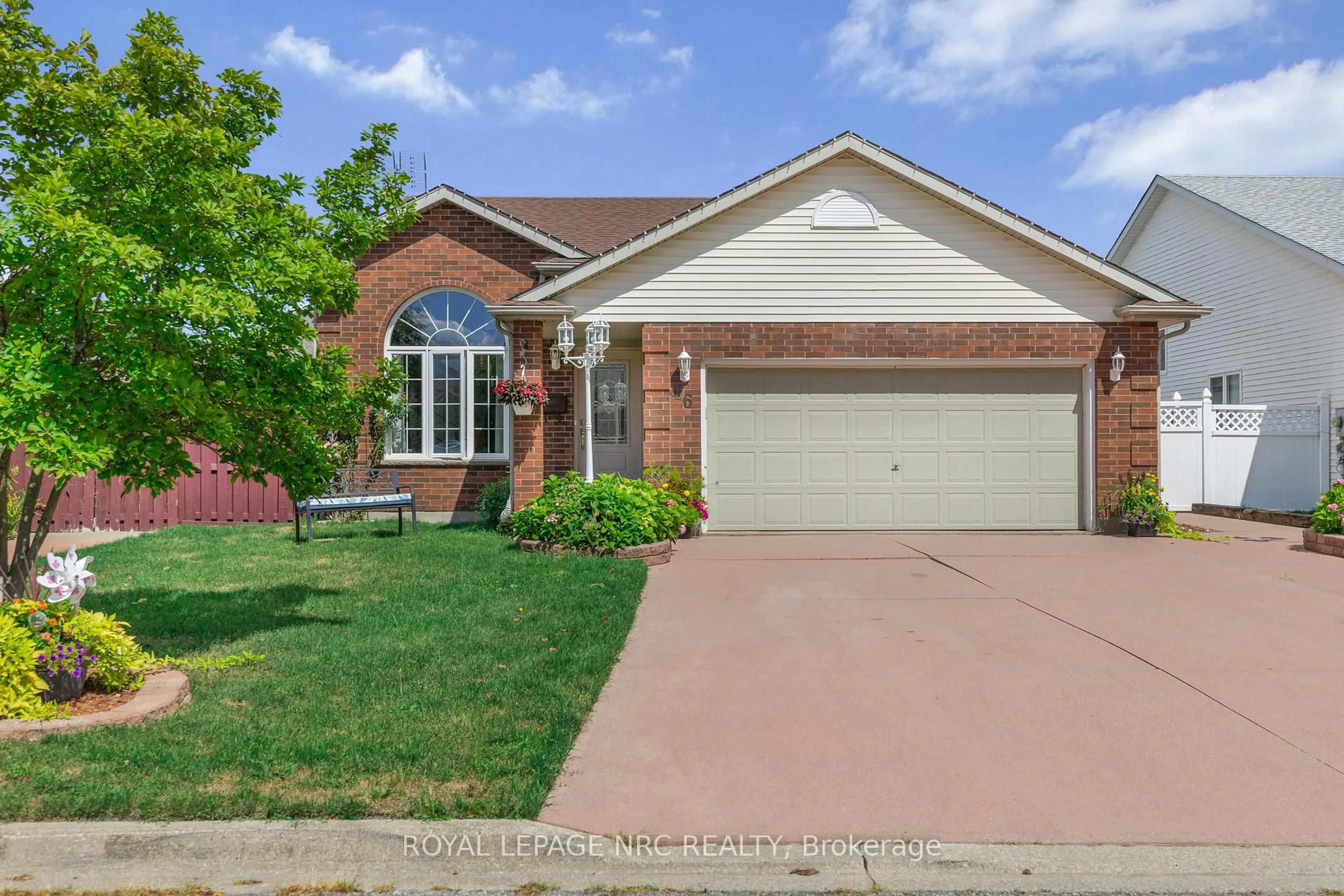 Home with brick exterior material, street for 46 Foxhill Cres, St. Catharines Ontario L2S 3V1