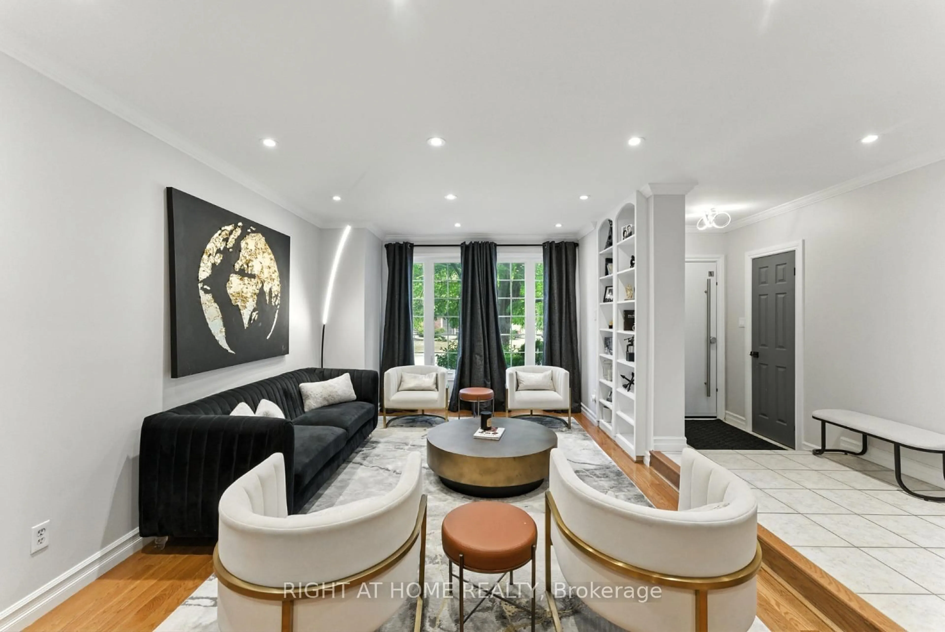 Living room with furniture, unknown for 65 Sunvale Pl, Hamilton Ontario L8E 4Z6