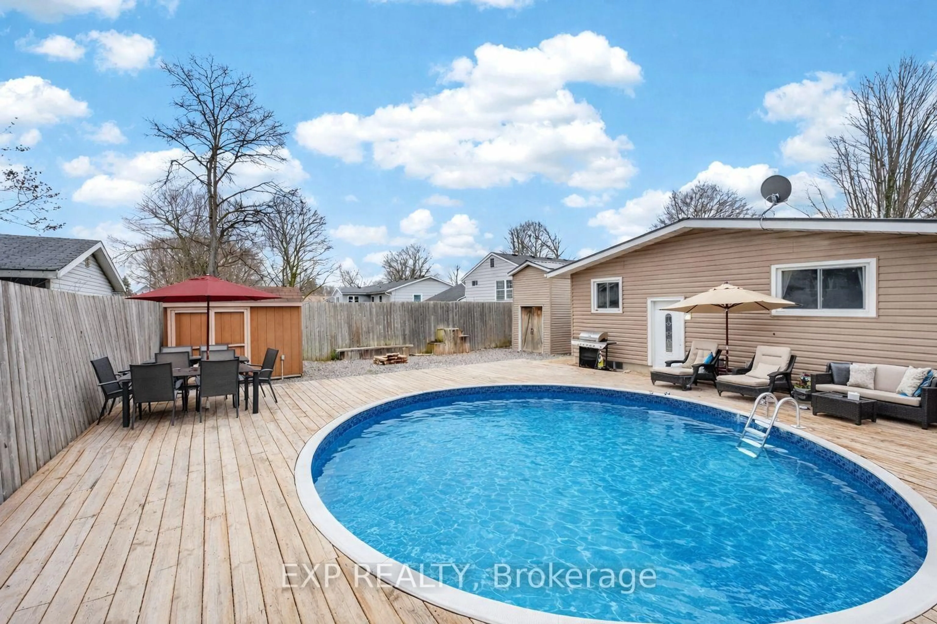 Pool for 25 Mcquade Dr, Quinte West Ontario K8V 2G2