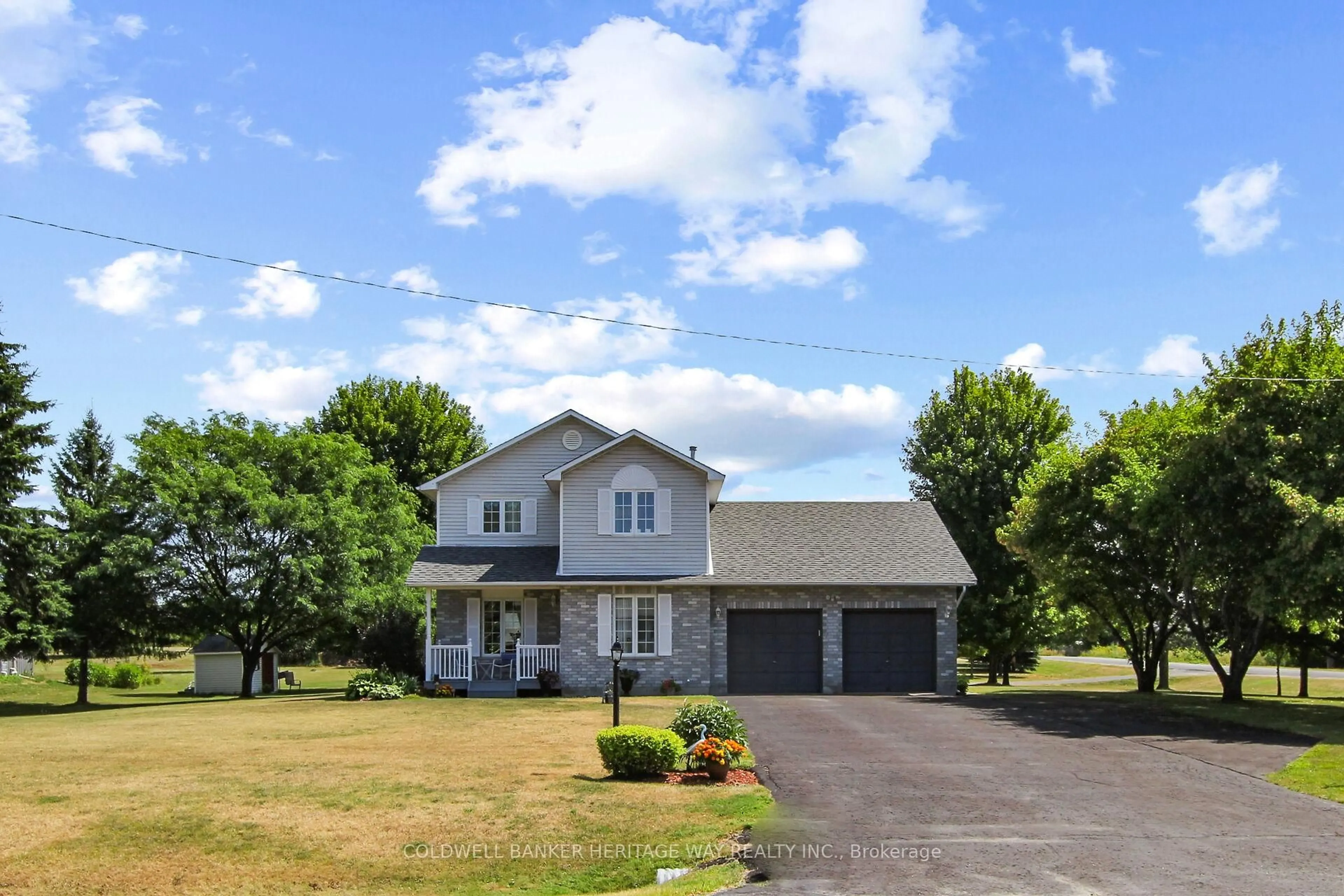 A pic from outside/outdoor area/front of a property/back of a property/a pic from drone, unknown for 265 Julie Anne Cres, Carleton Place Ontario K7C 4M5
