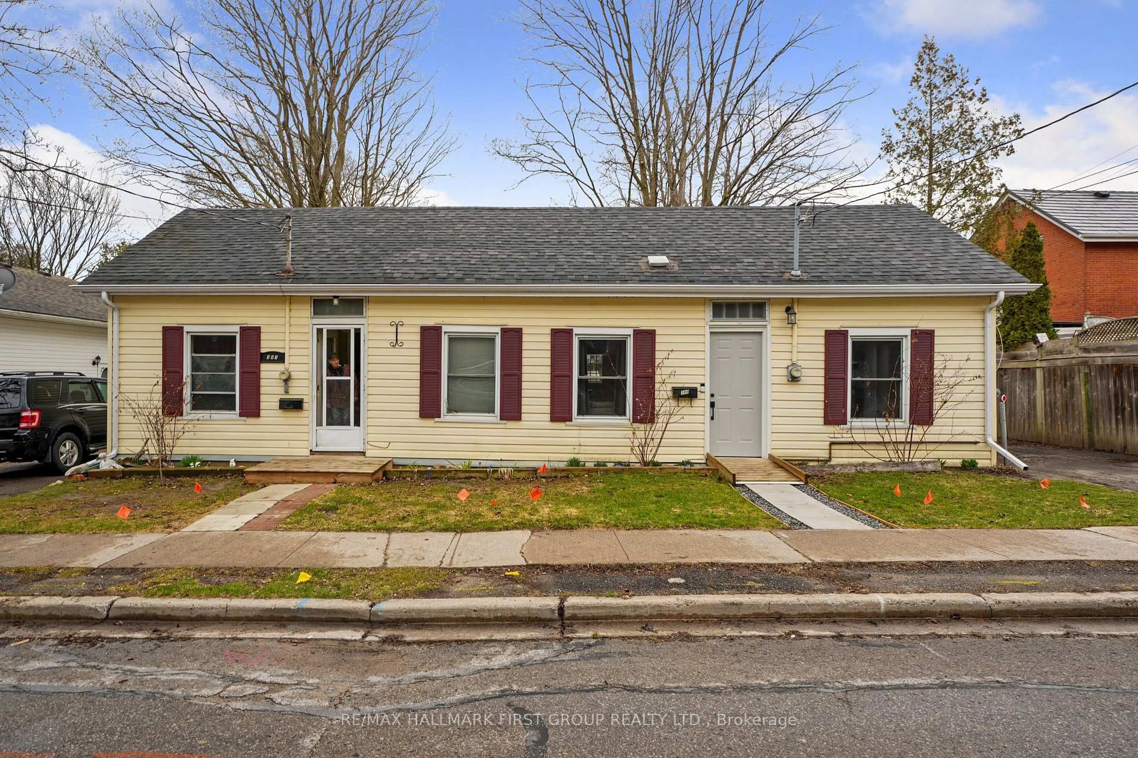 Unknown for 387 / 389 John St, Cobourg Ontario K9A 3T4