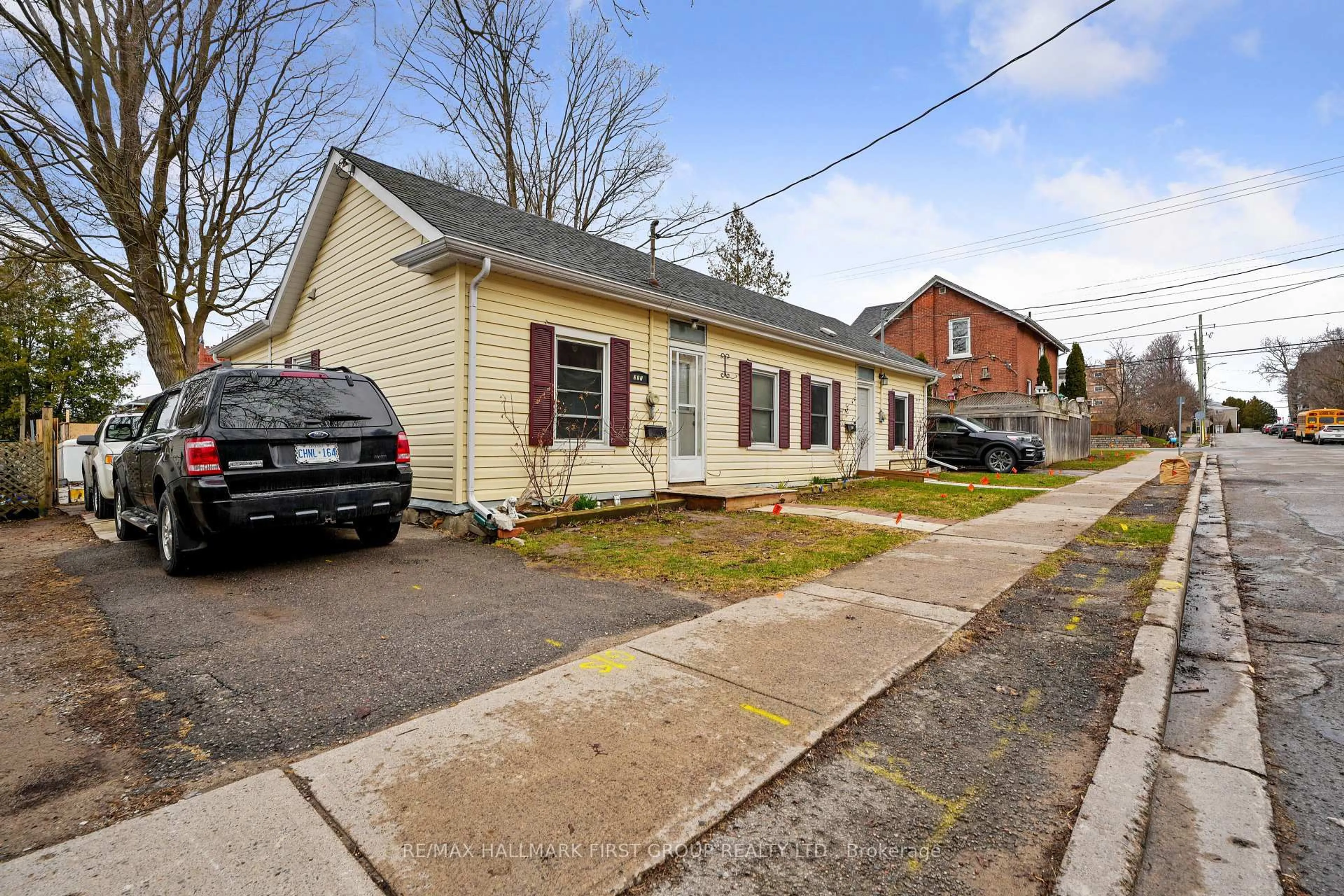 Unknown for 387 / 389 John St, Cobourg Ontario K9A 3T4