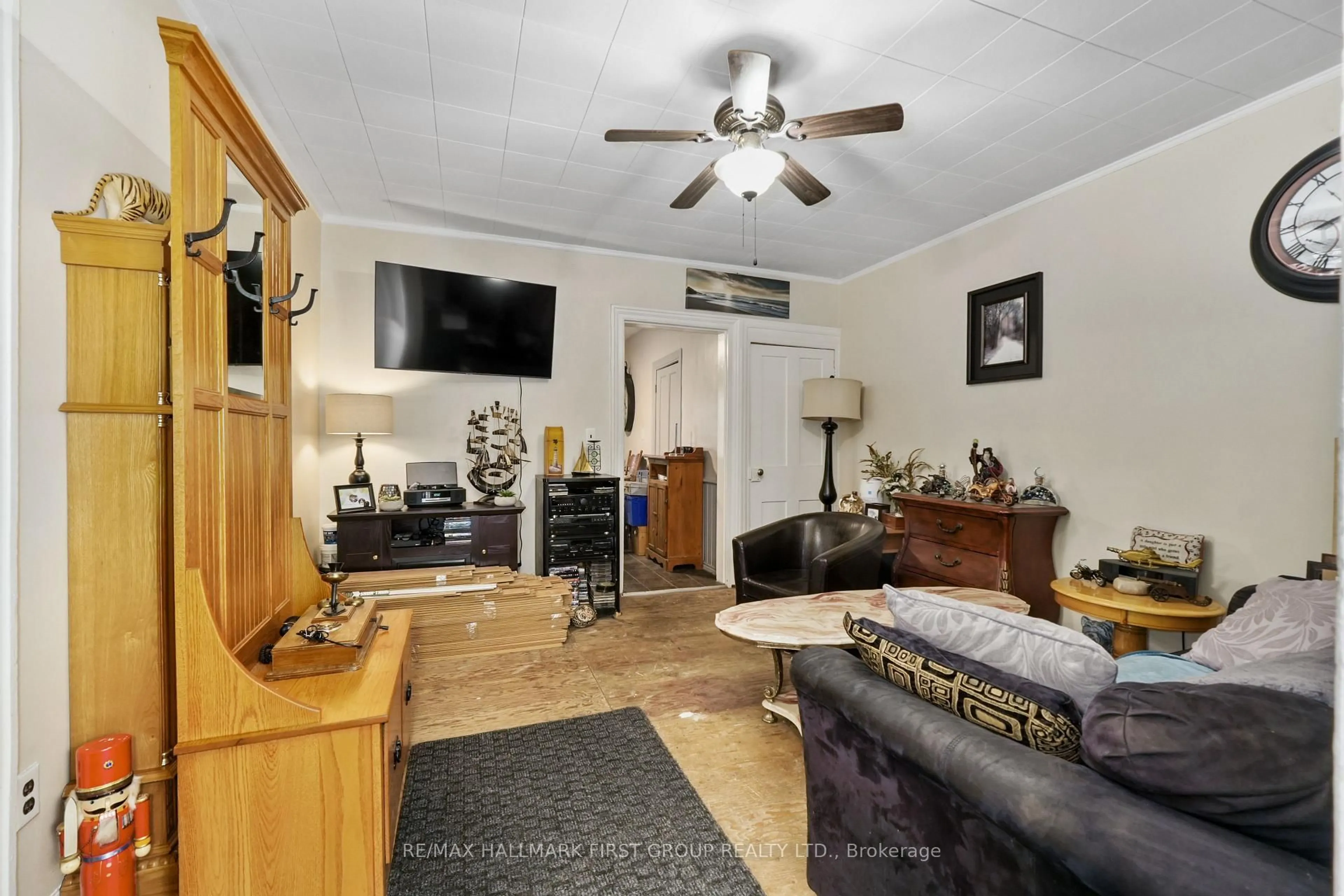 Living room with furniture, unknown for 387 / 389 John St, Cobourg Ontario K9A 3T4