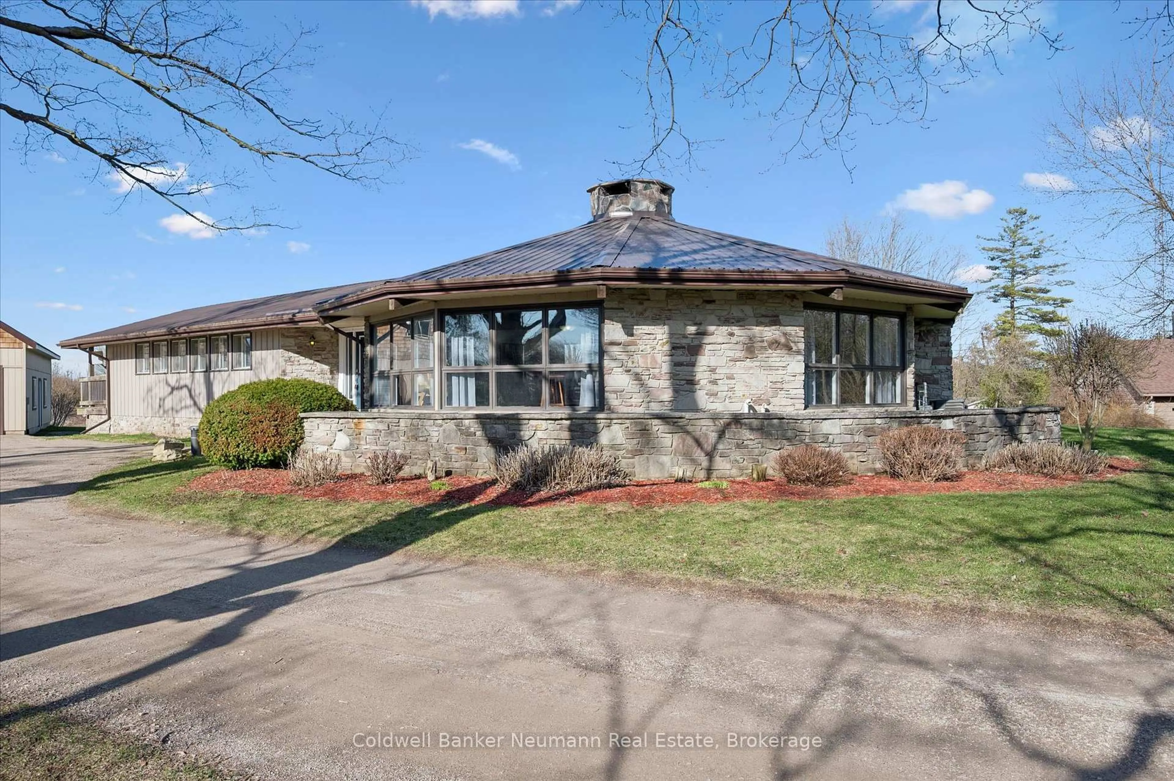 Home with brick exterior material, street for 26 Old Brock Rd, Puslinch Ontario N0B 2J0