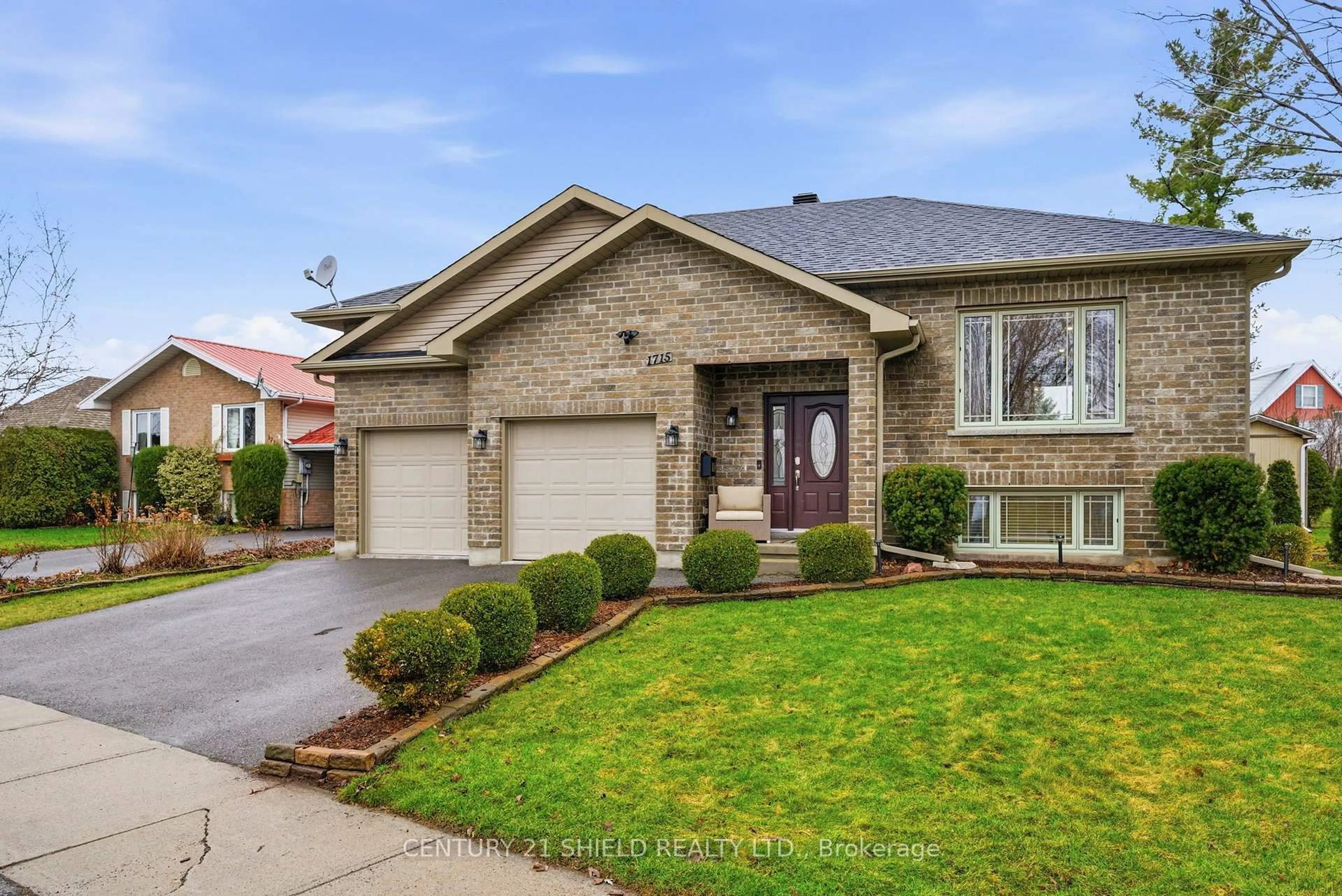 Home with brick exterior material, street for 1715 SECOND St, Cornwall Ontario K6H 5N6