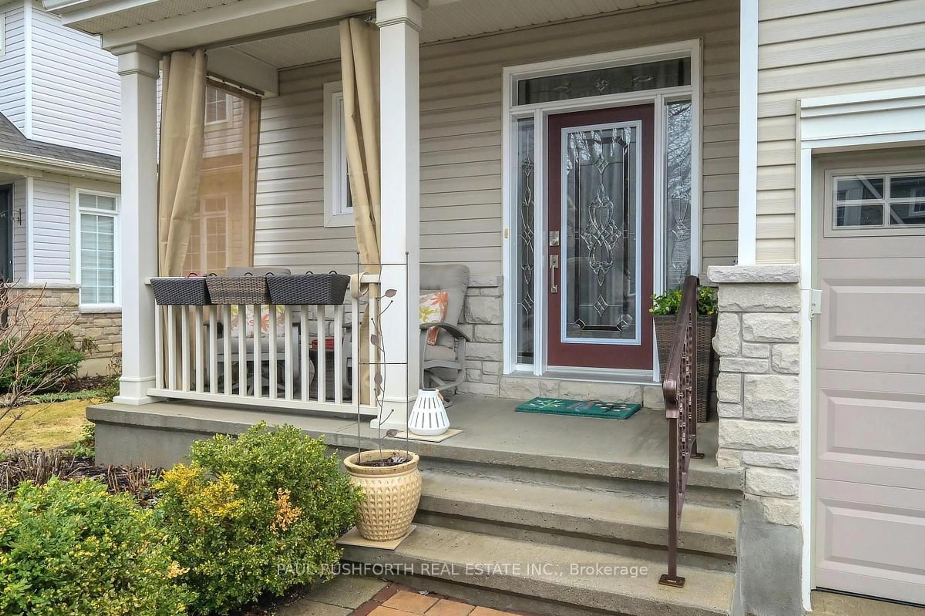 Indoor entryway for 516 Dalewood Cres, Stittsville Ontario K2S 0L2