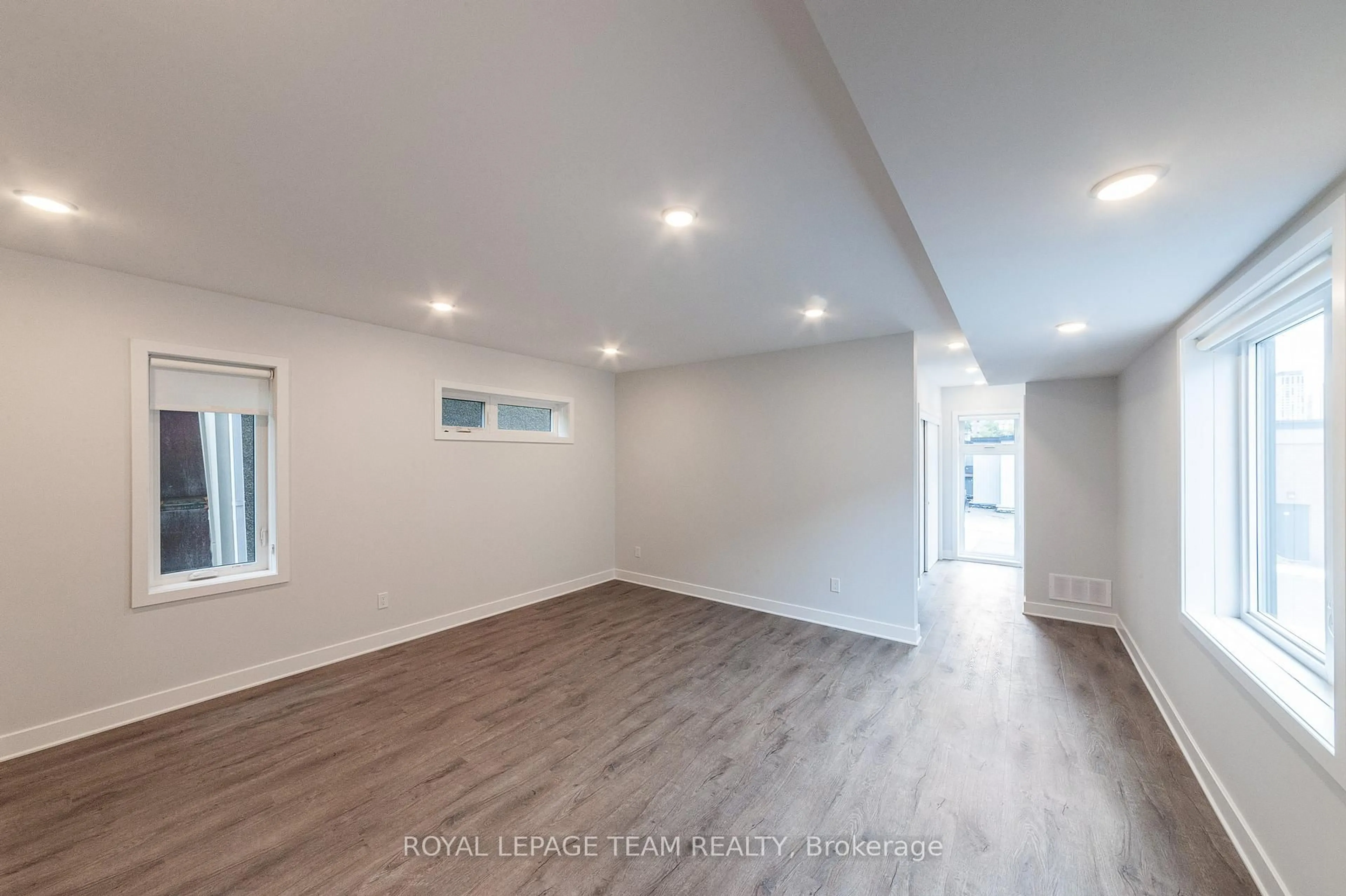 A pic of a room for 149 WILLOW St, Ottawa Ontario K1R 6W2
